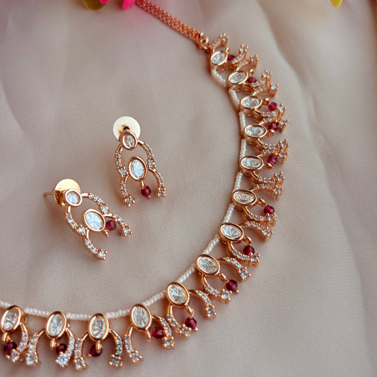 Nira Neckpiece