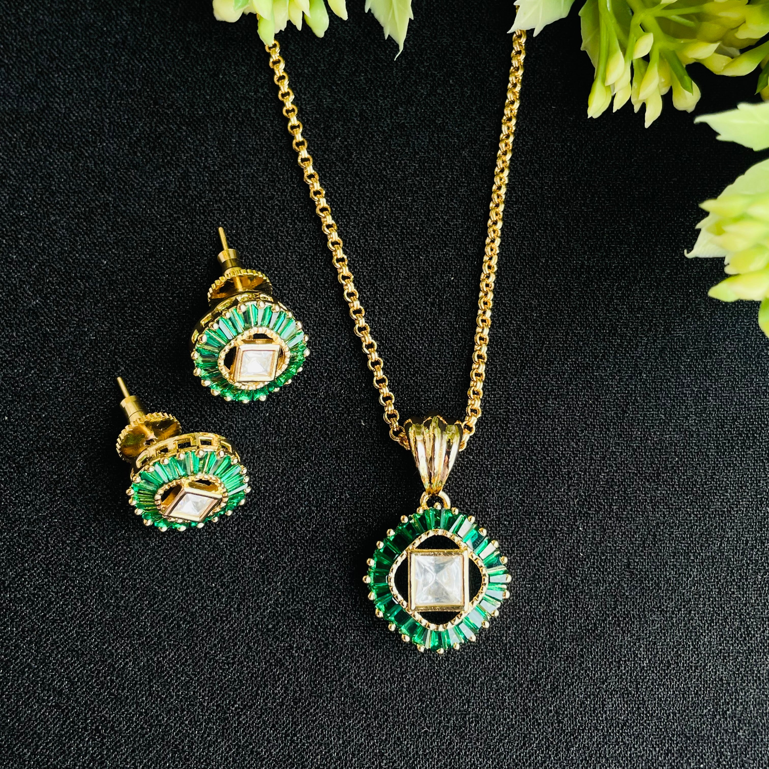 Nayaab Ani Polki Pendant set