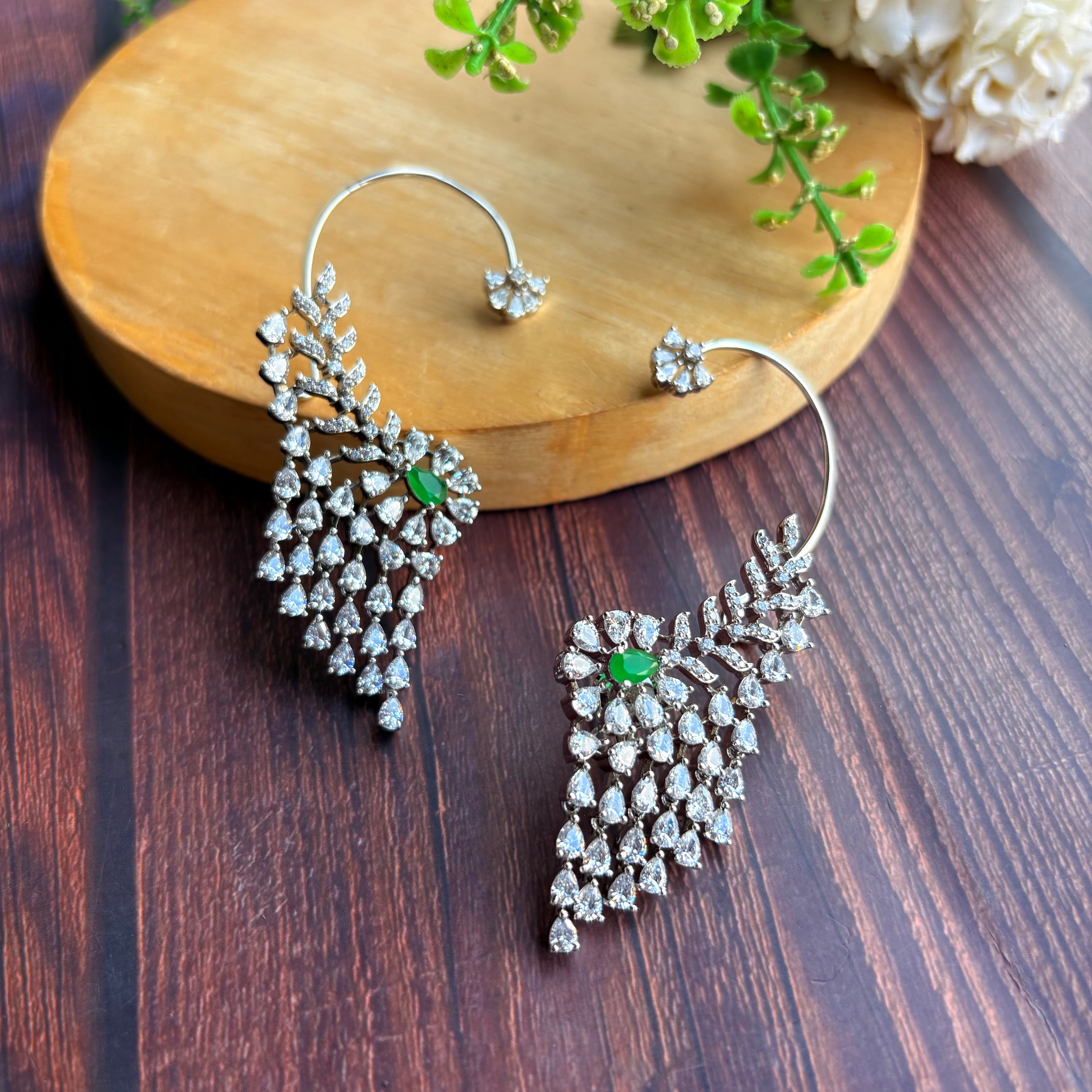 Ad Nyra Ear Cuff