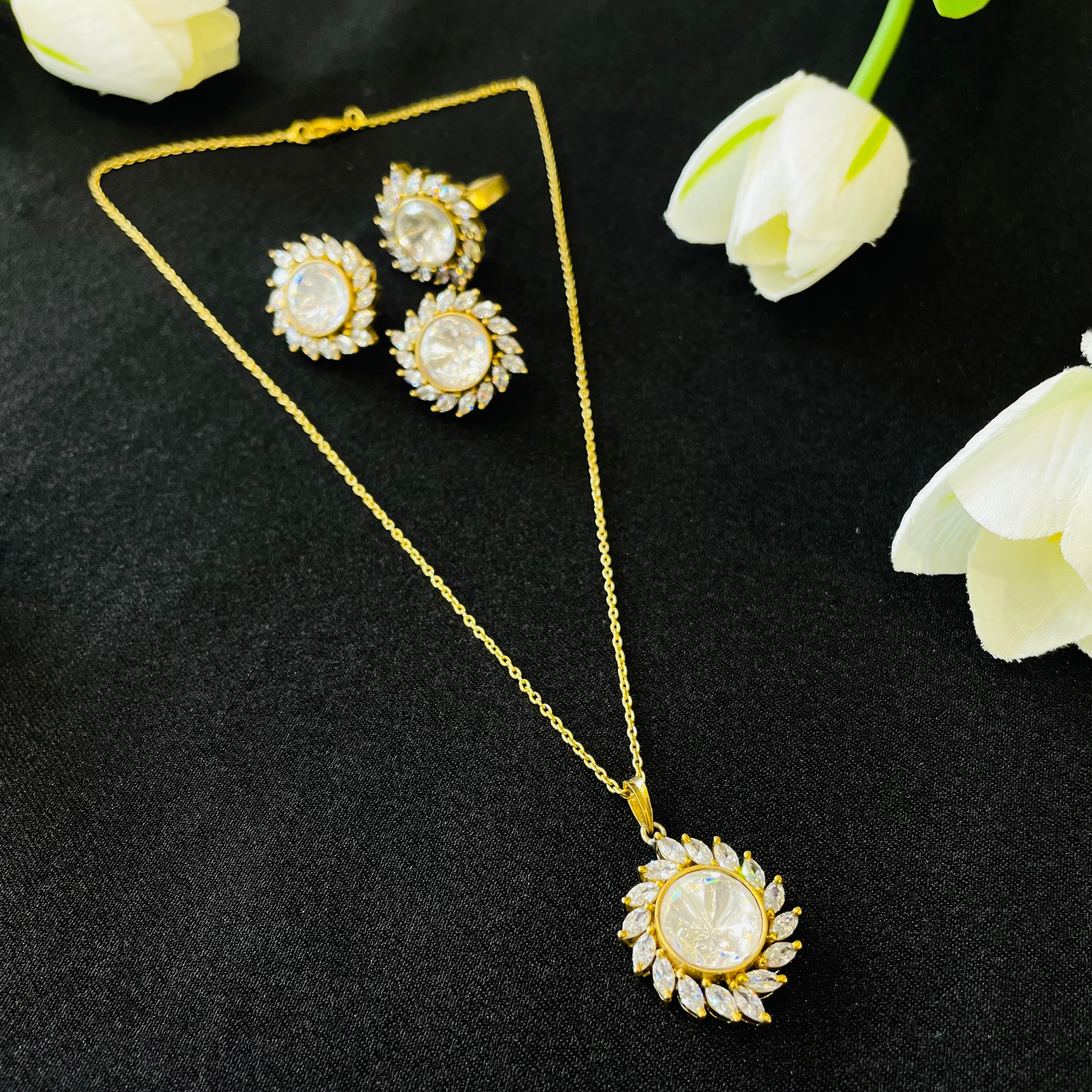 Nayaab Saanvi Polki Pendant With Free Ring adjustable