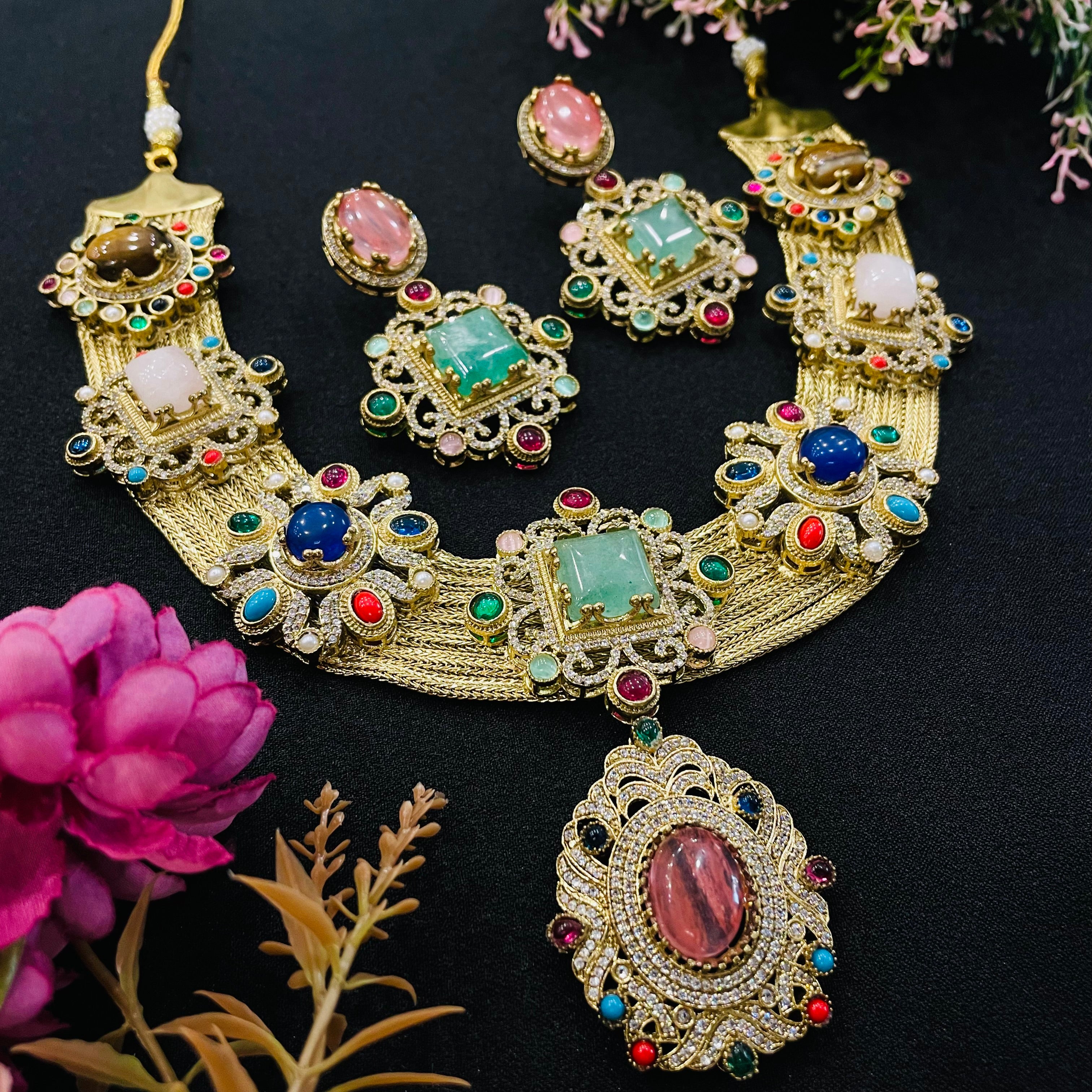 Nayaab Siya Neckpiece