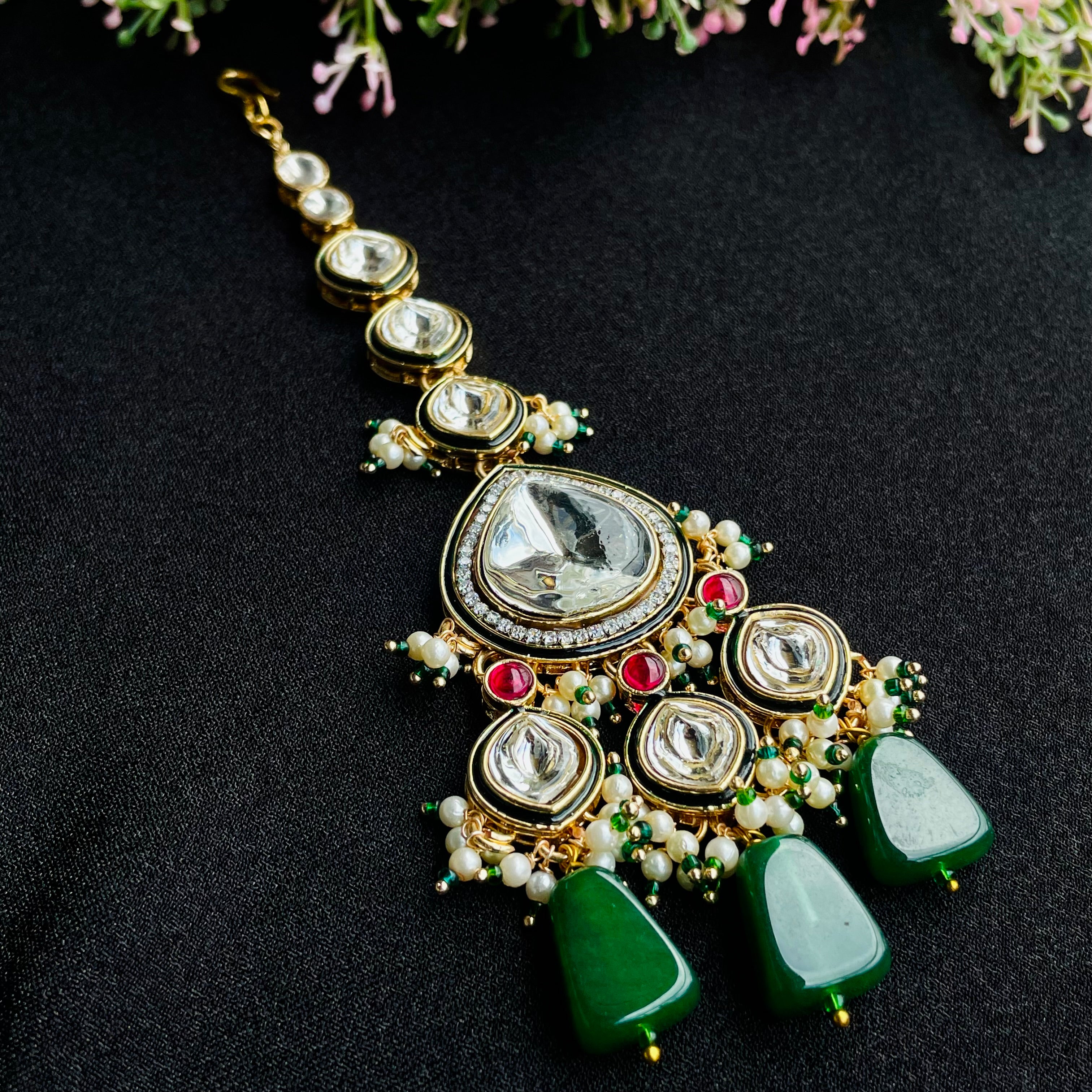 Nayaab Lavanya Polki Tikka