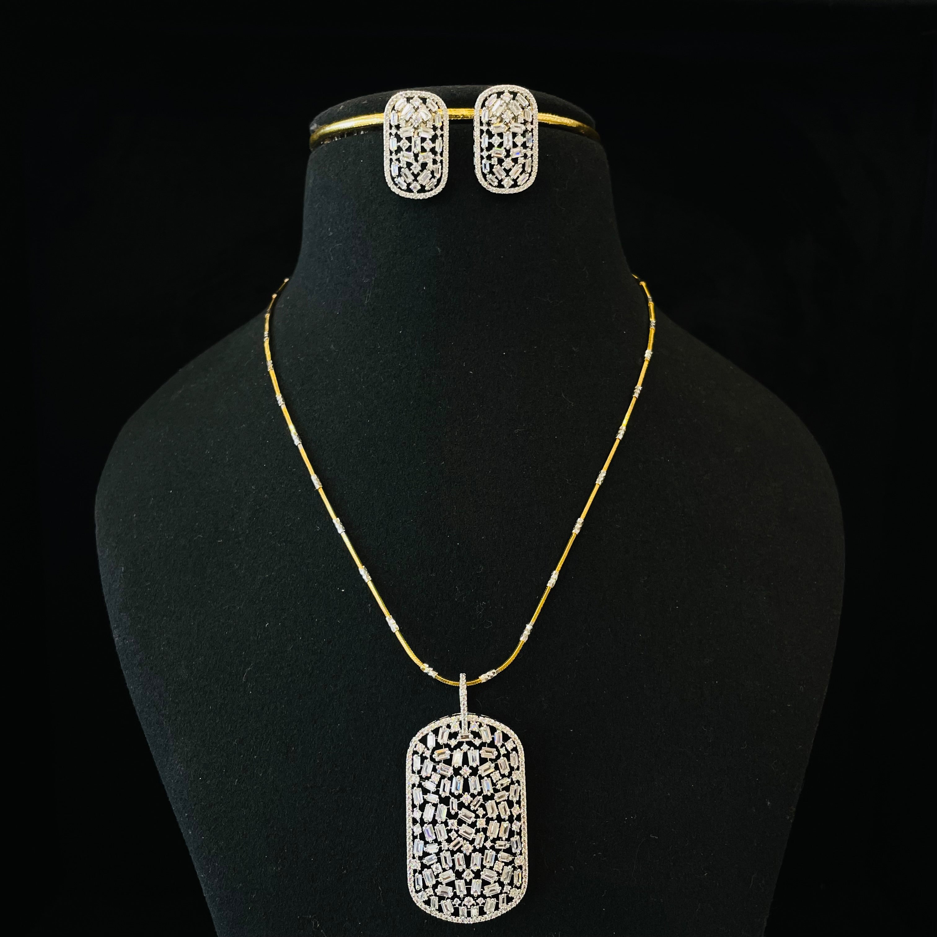 AD Amaira Pendant Set