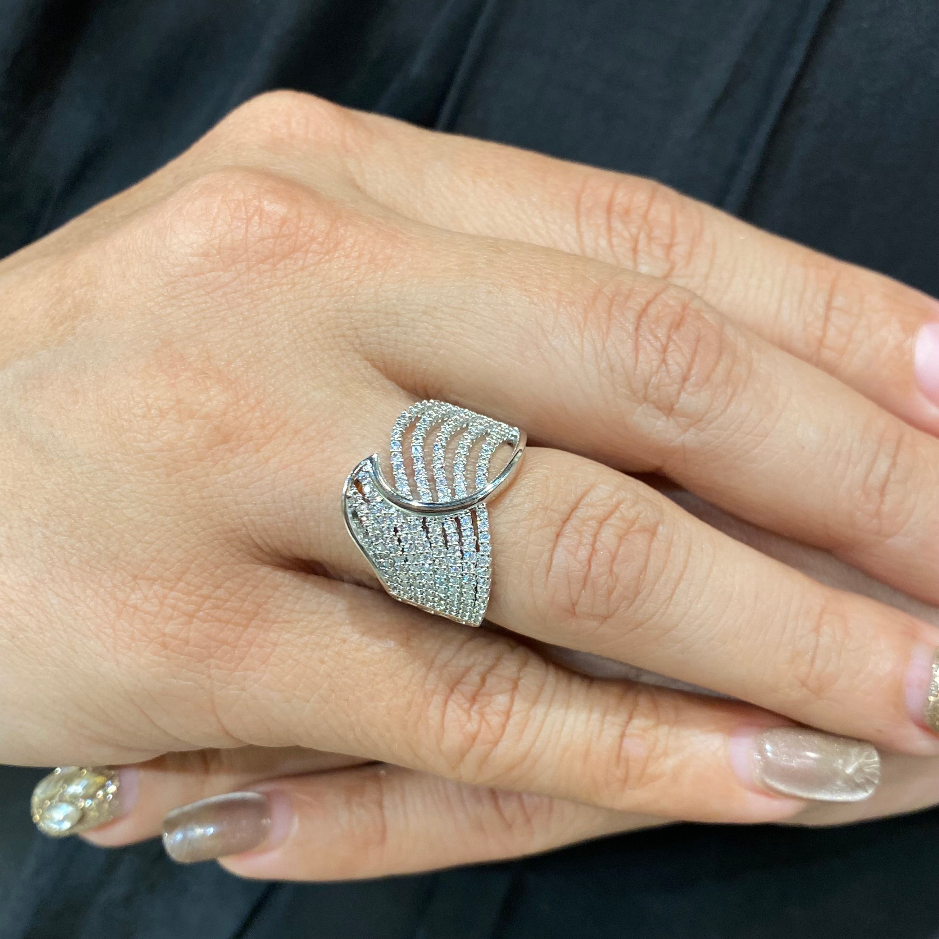 Ad Julia ring adjustable