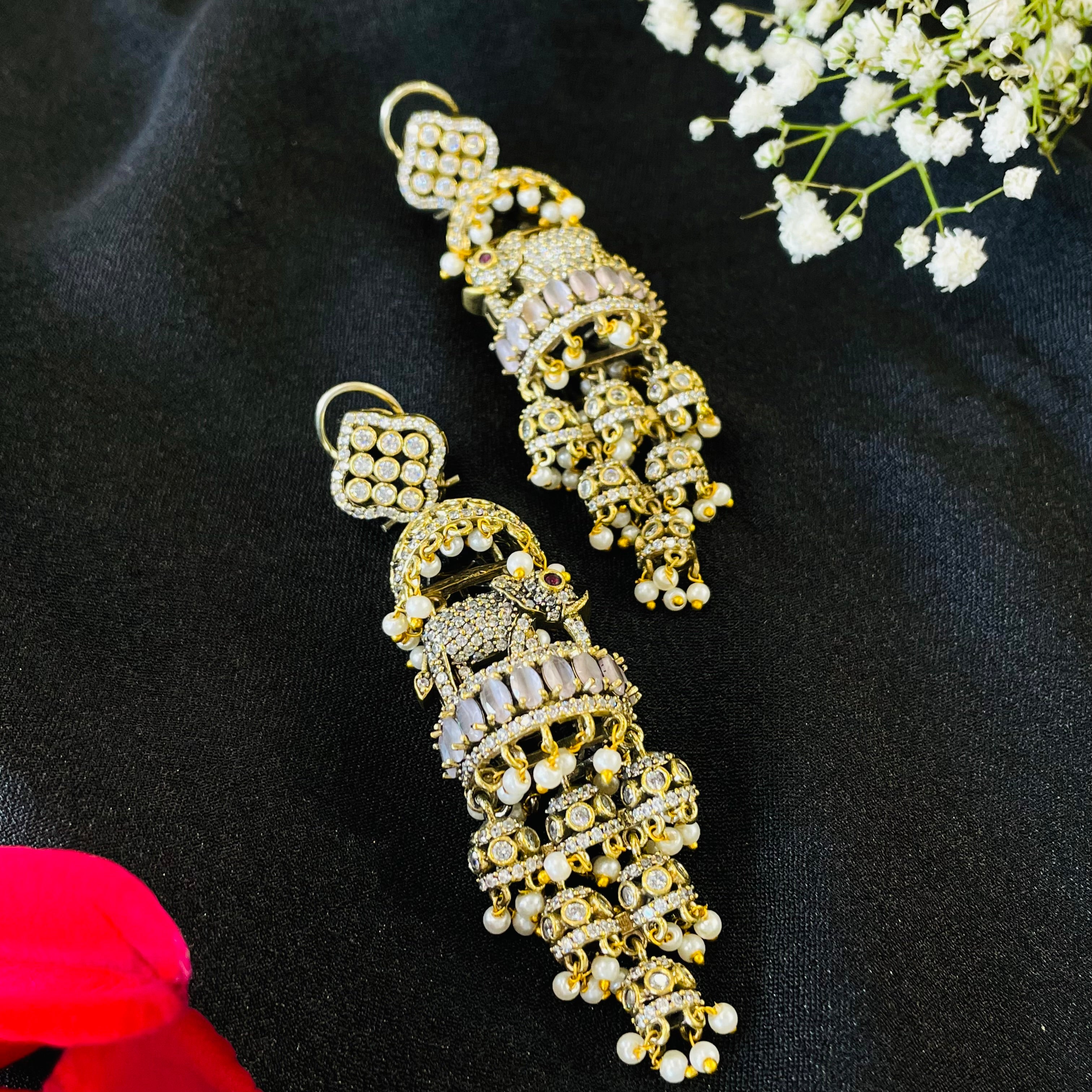 Nayaab Kavya jhumki