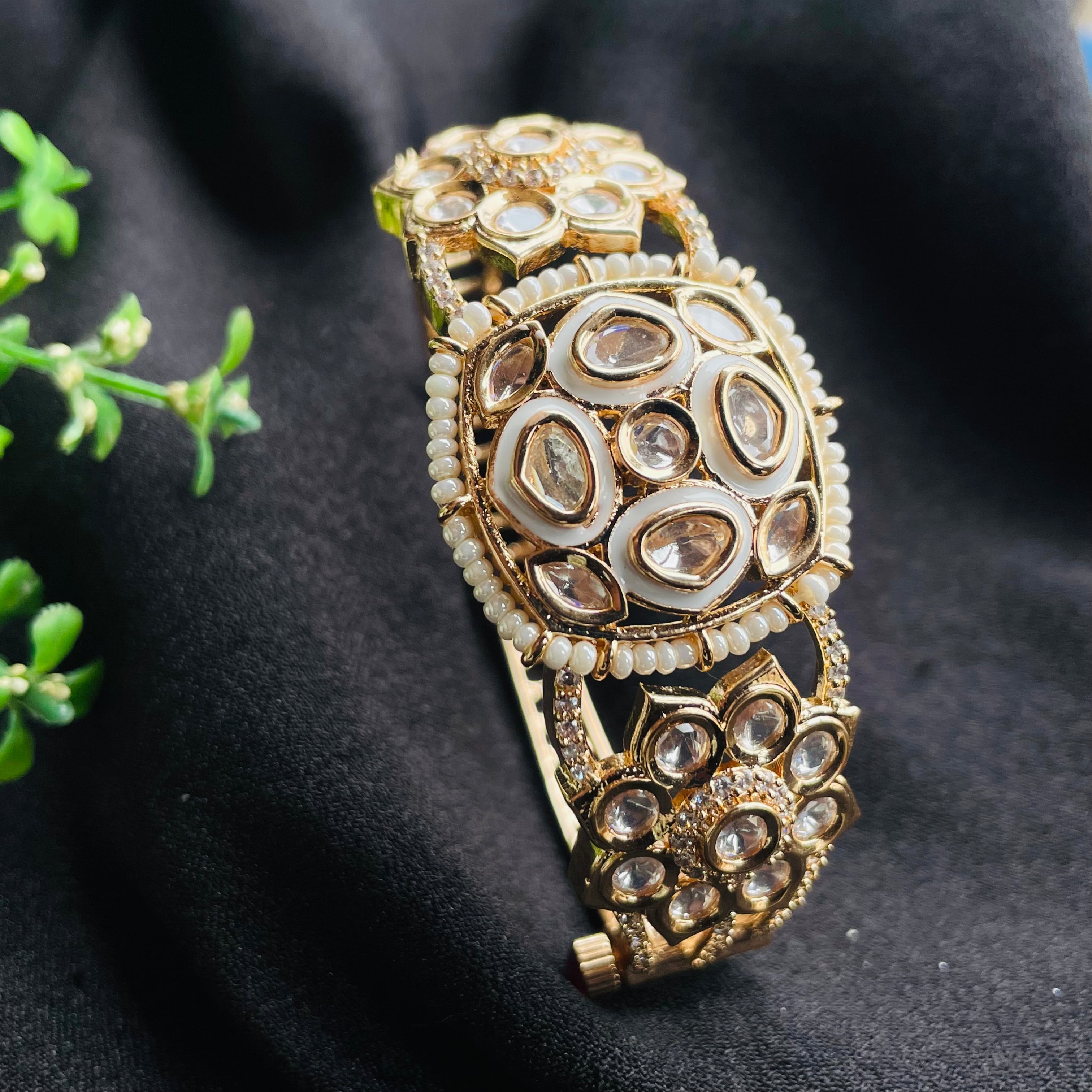 Nayaab Aarohi Polki Bracelet