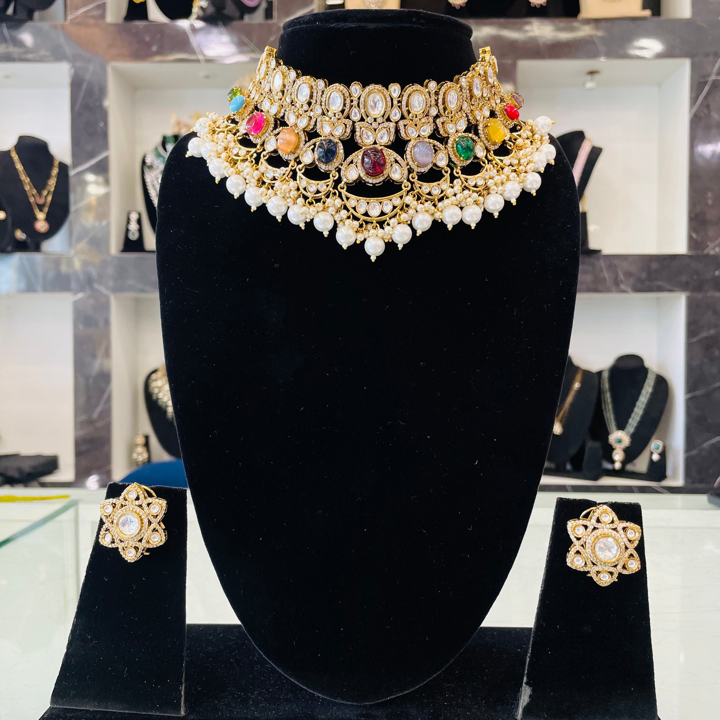 Nayaab Navratna Neckpiece