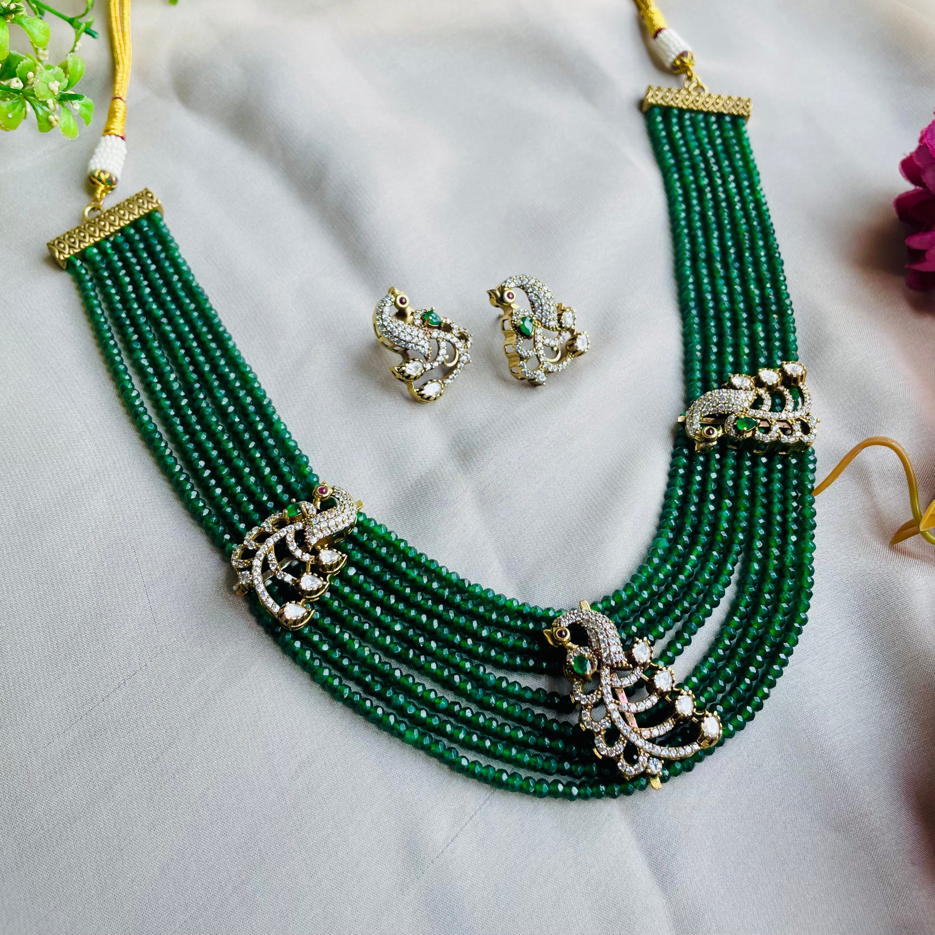 Nayaab kainaat neckpiece
