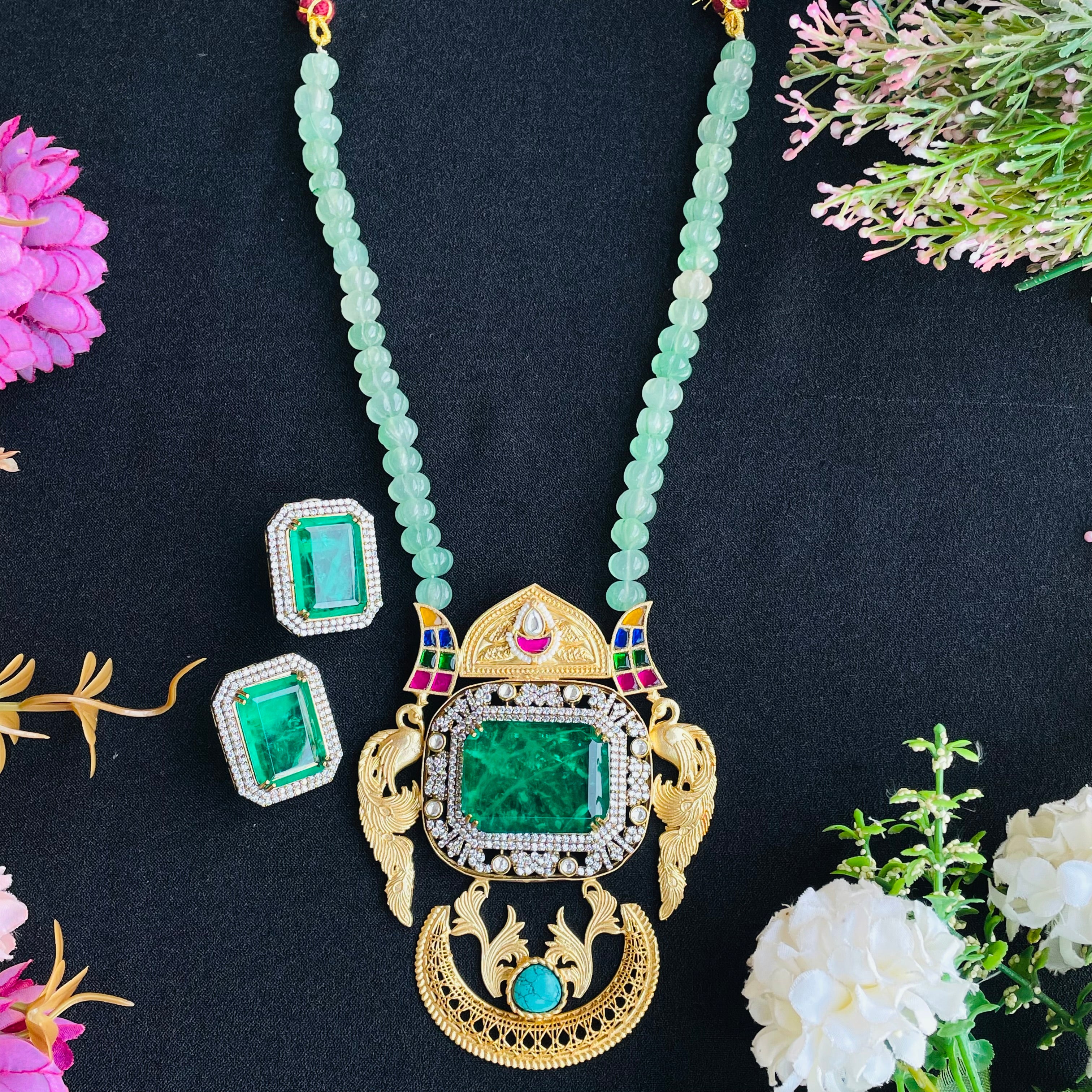 Nayaab arushi neckpiece