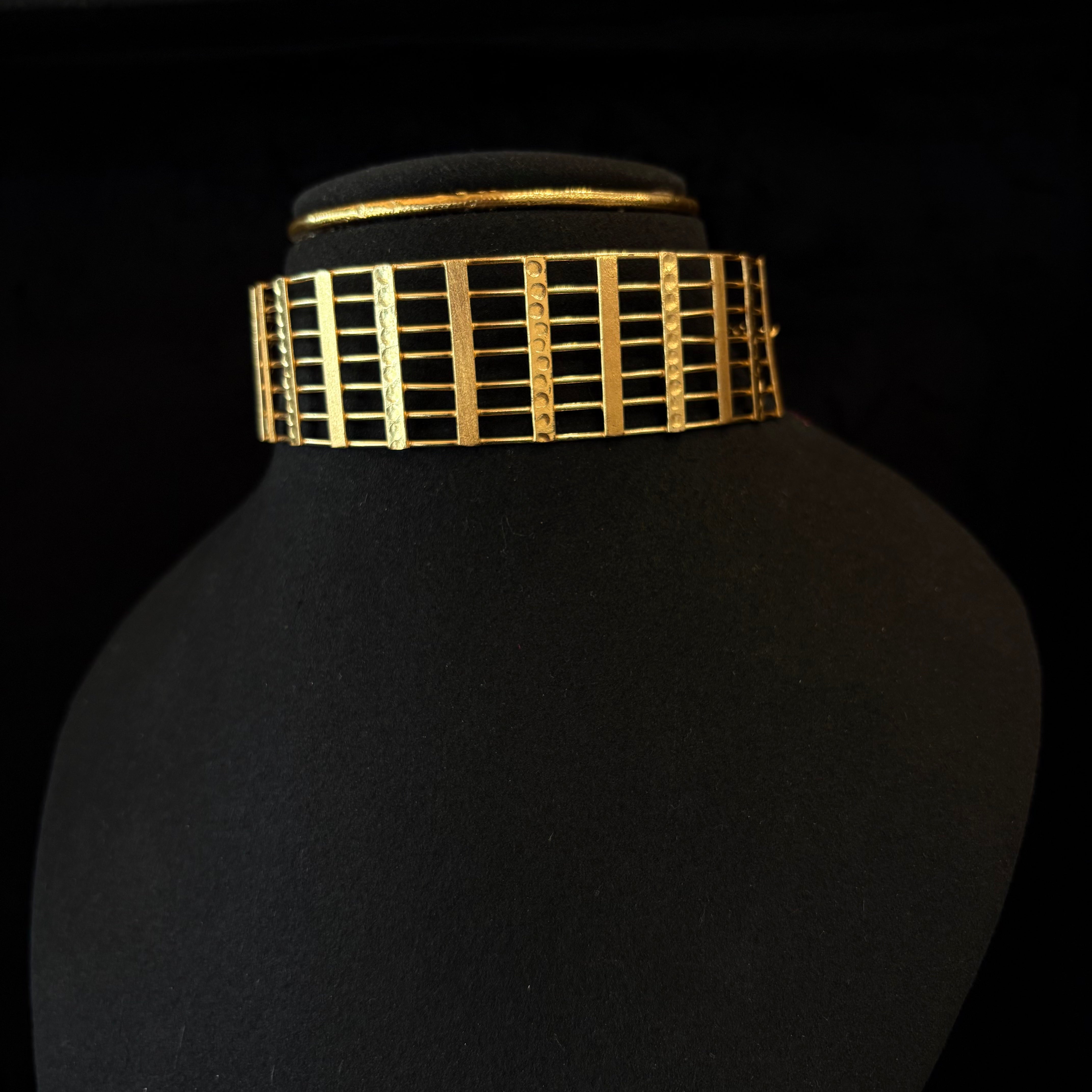 Aurelia Grid Choker