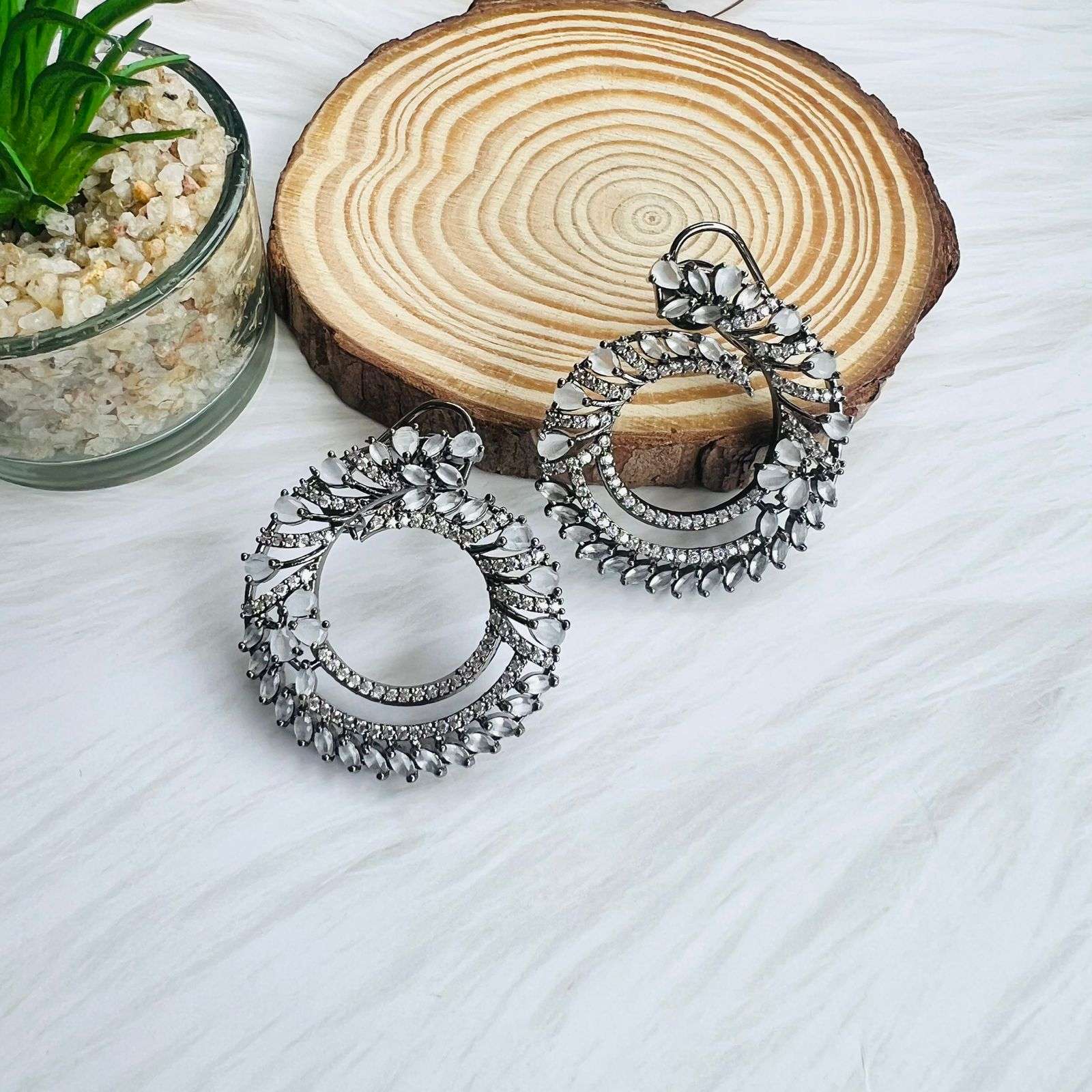 layla ilyana studs velvet box by shweta