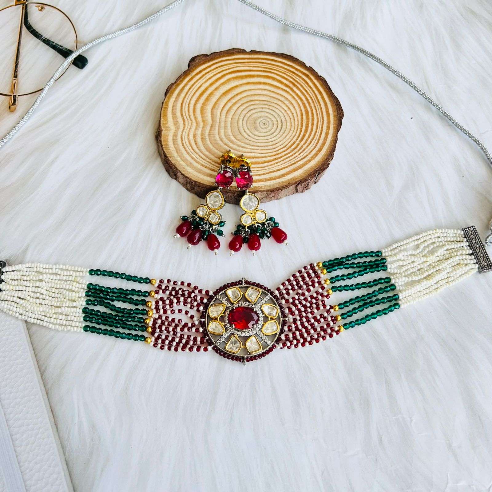 nayaab veena choker velvet box by shweta