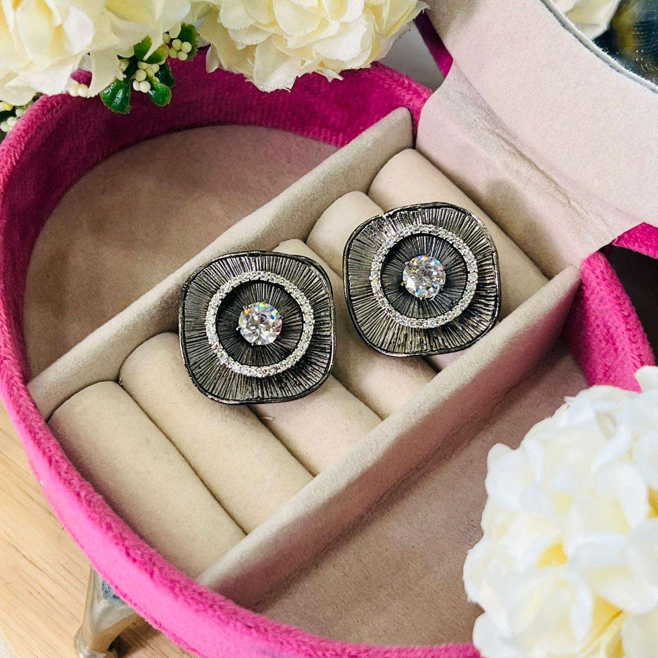 Ad Zainab studs Velvet box by Shweta