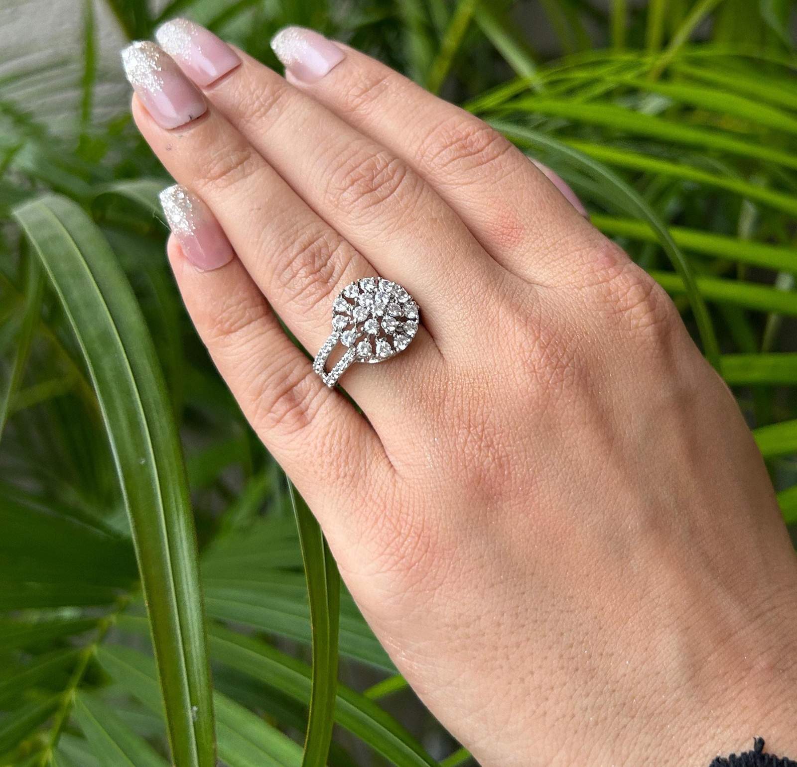 Vs sterling silver cocktail Ring 126 5g