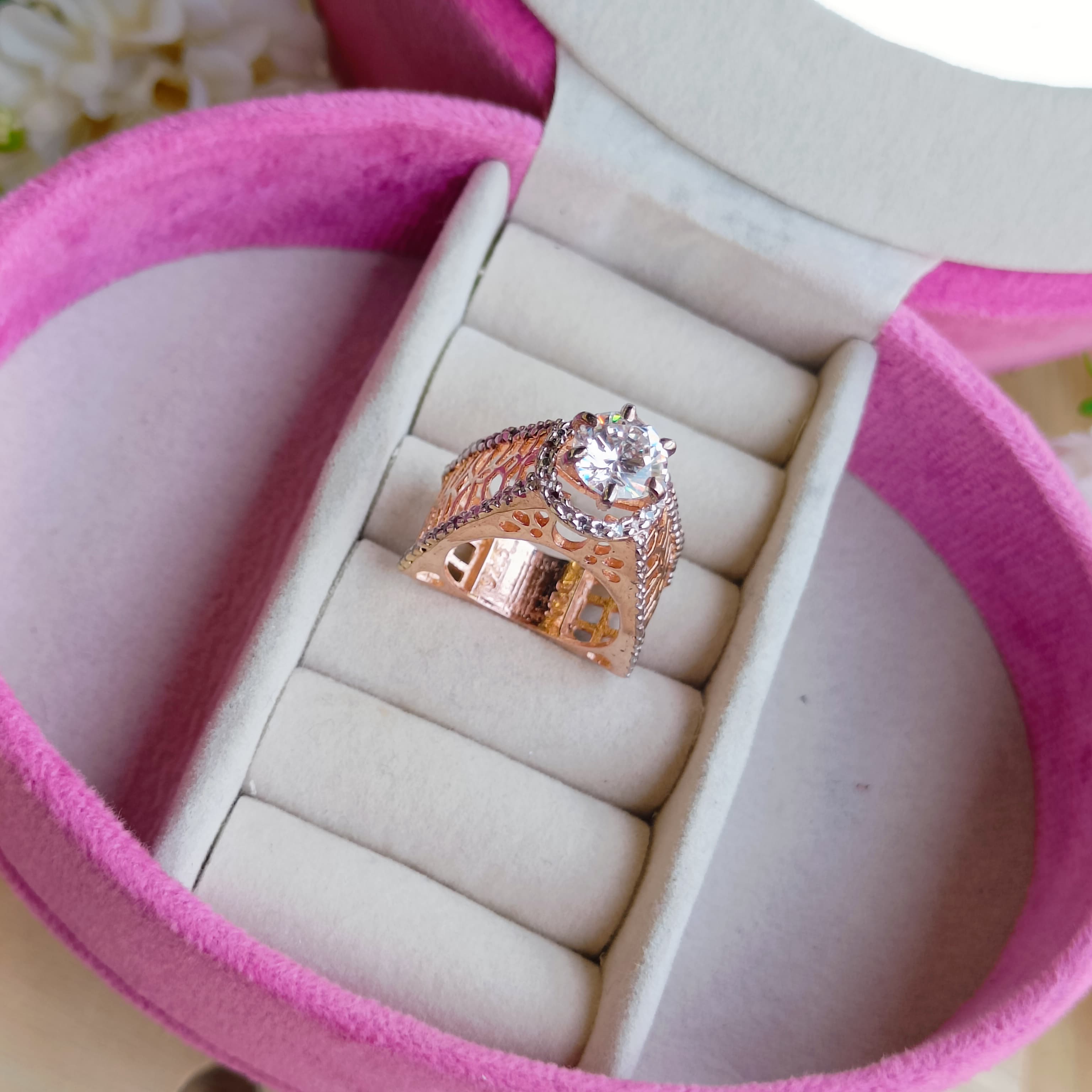 VS Sterling Silver Cocktail Ring 099 9g