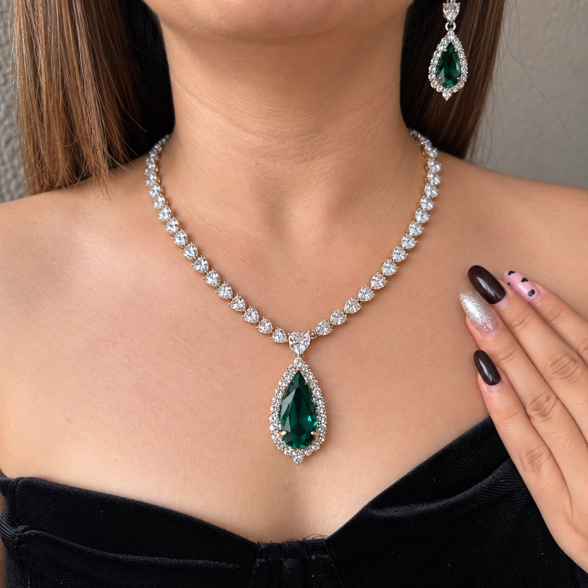 Ad zia Neckpiece with ring