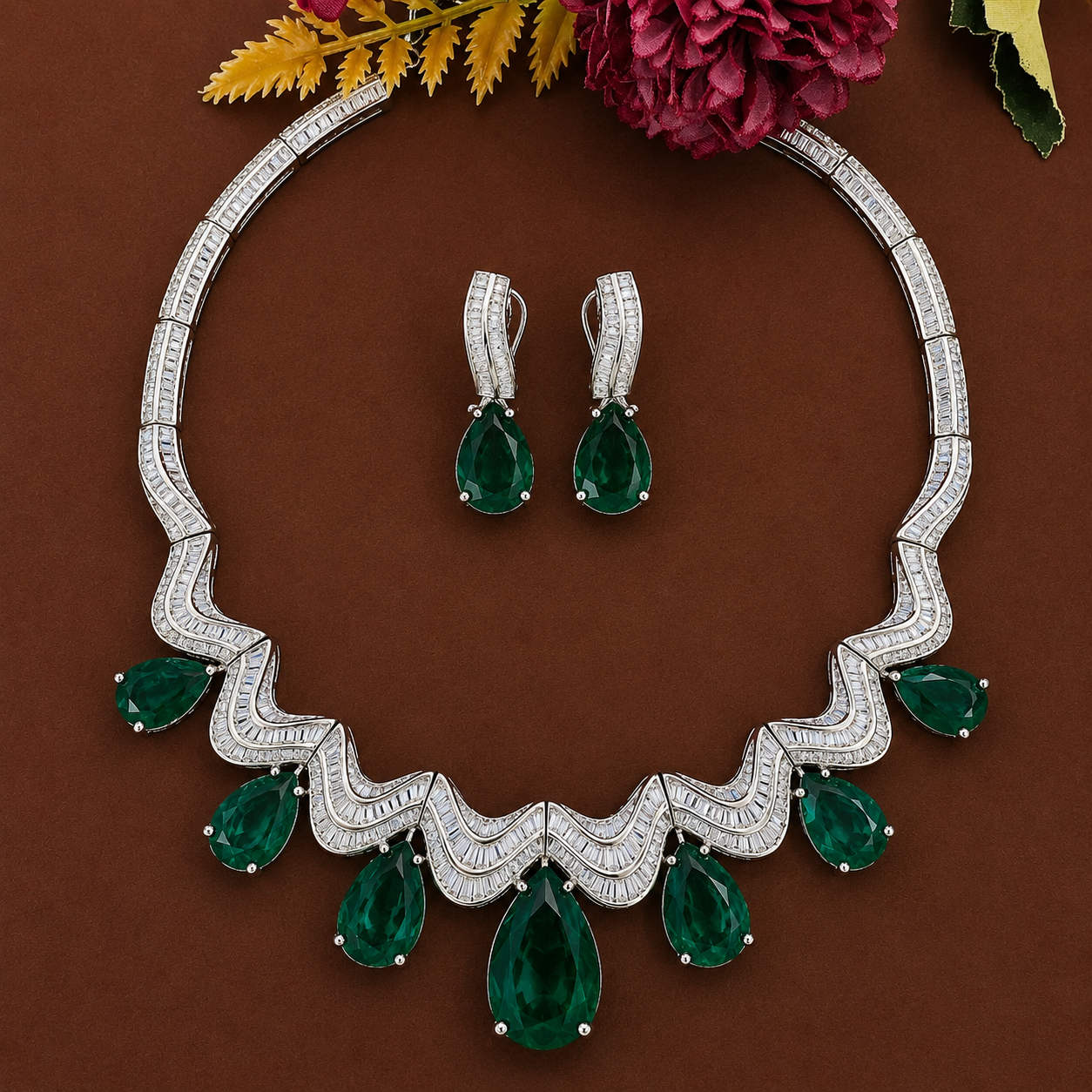 Ad Myra Emerald Neckpiece