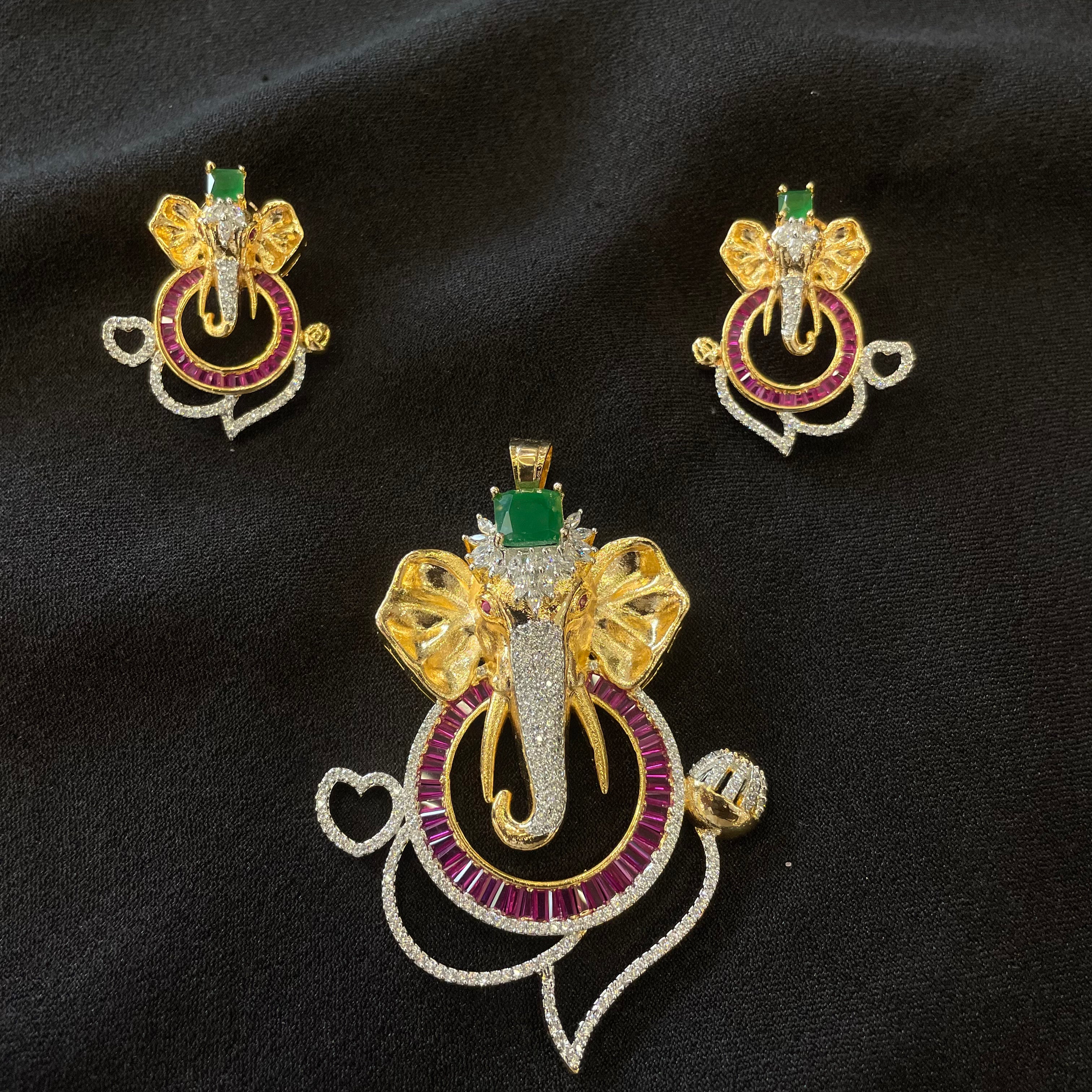 AD Noor Pendant Set