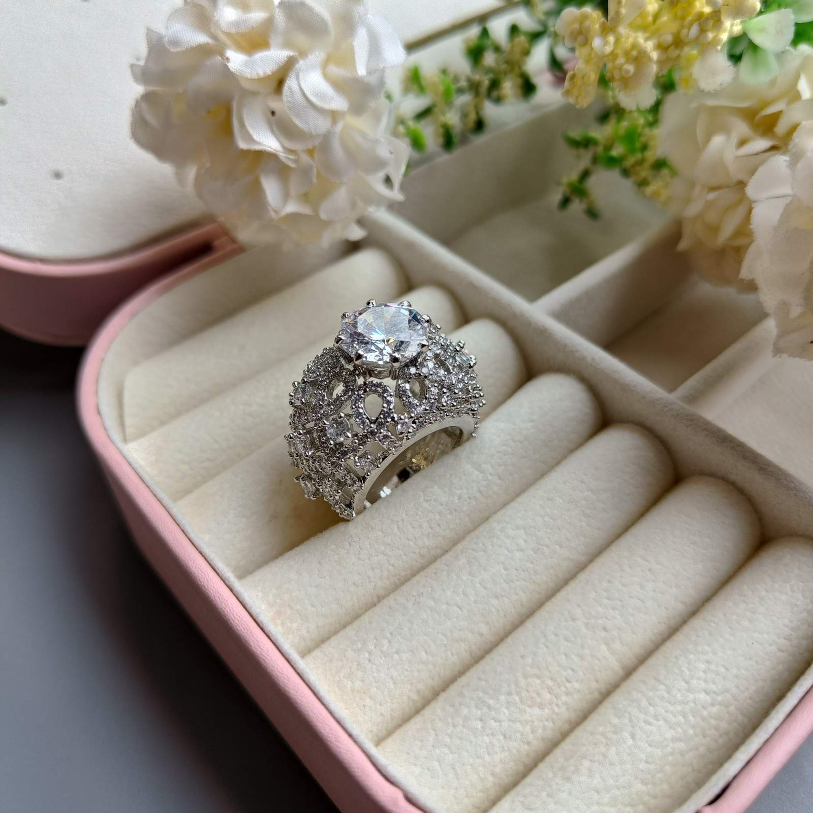 VS Sterling Silver Cocktail Ring 080 16g