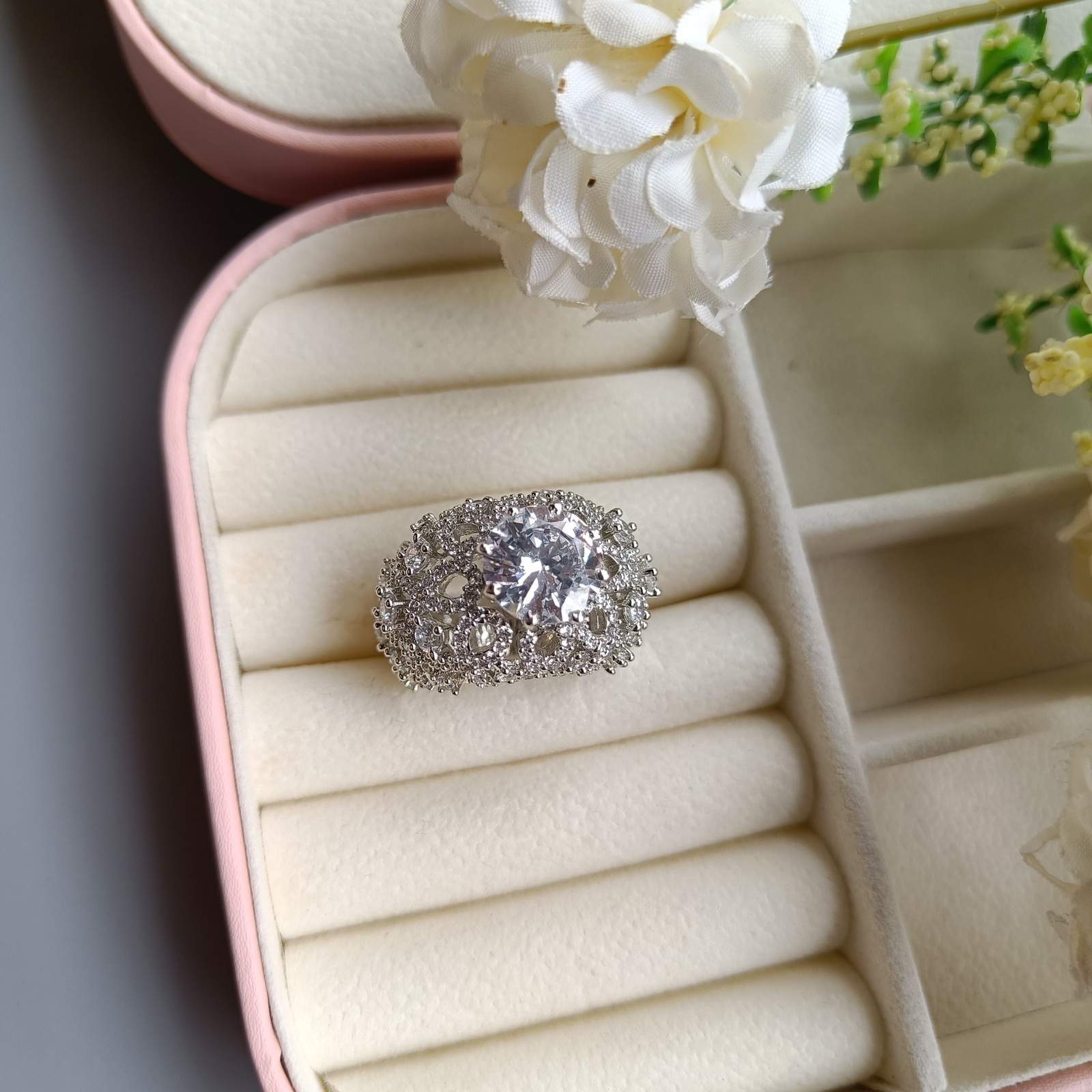 VS Sterling Silver Cocktail Ring 080 16g