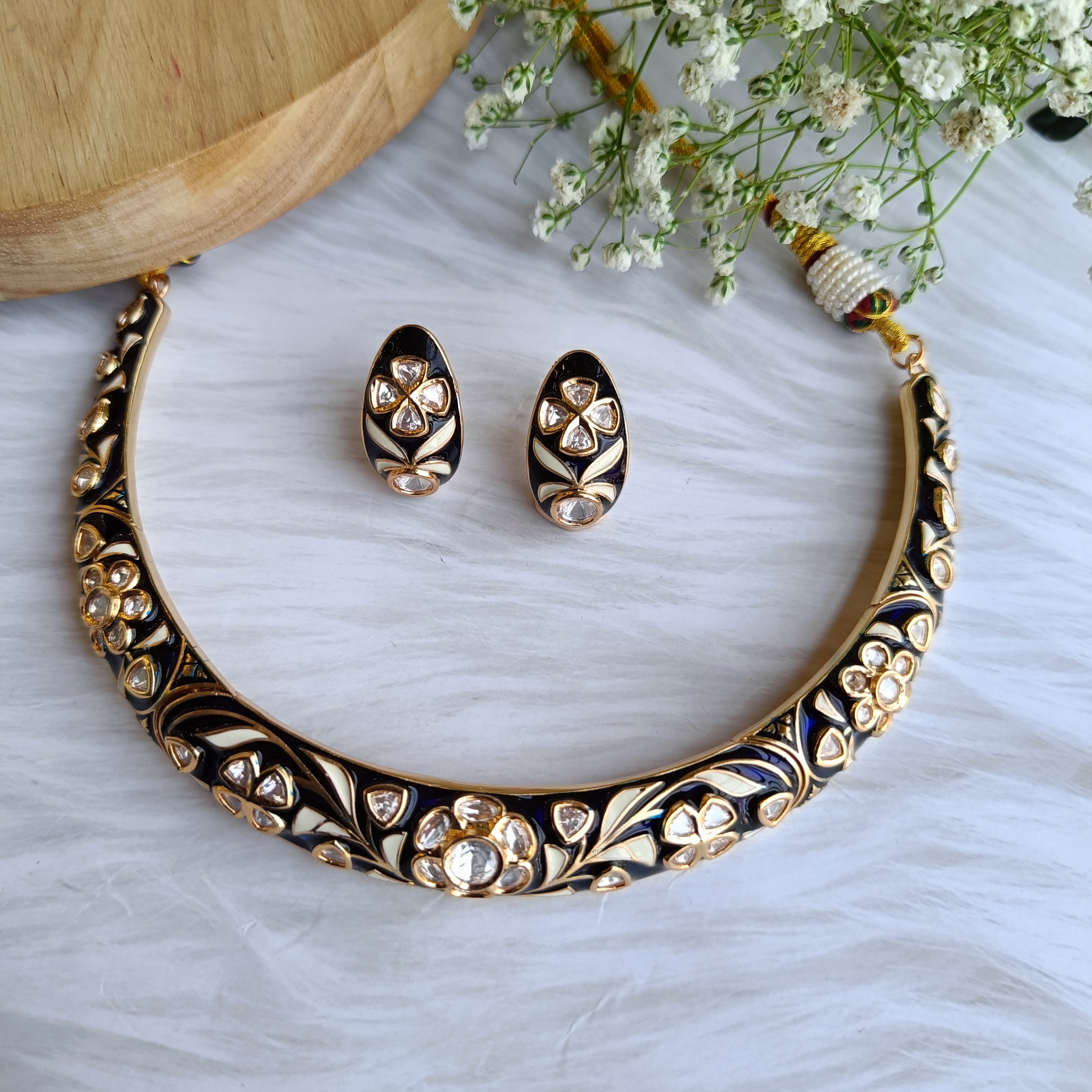 Nayaab misva Neckpiece