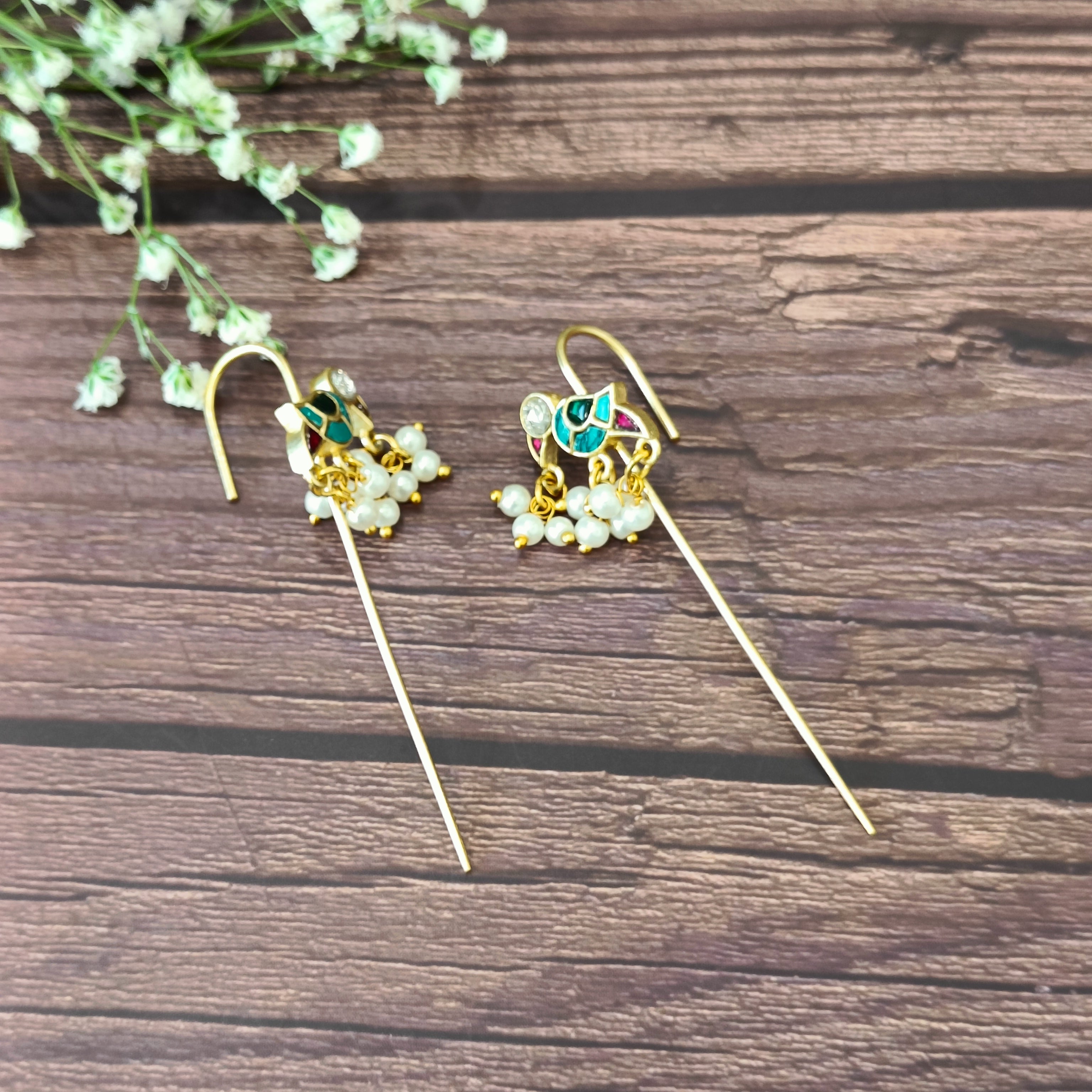 Nayaab Hiral Earcuff