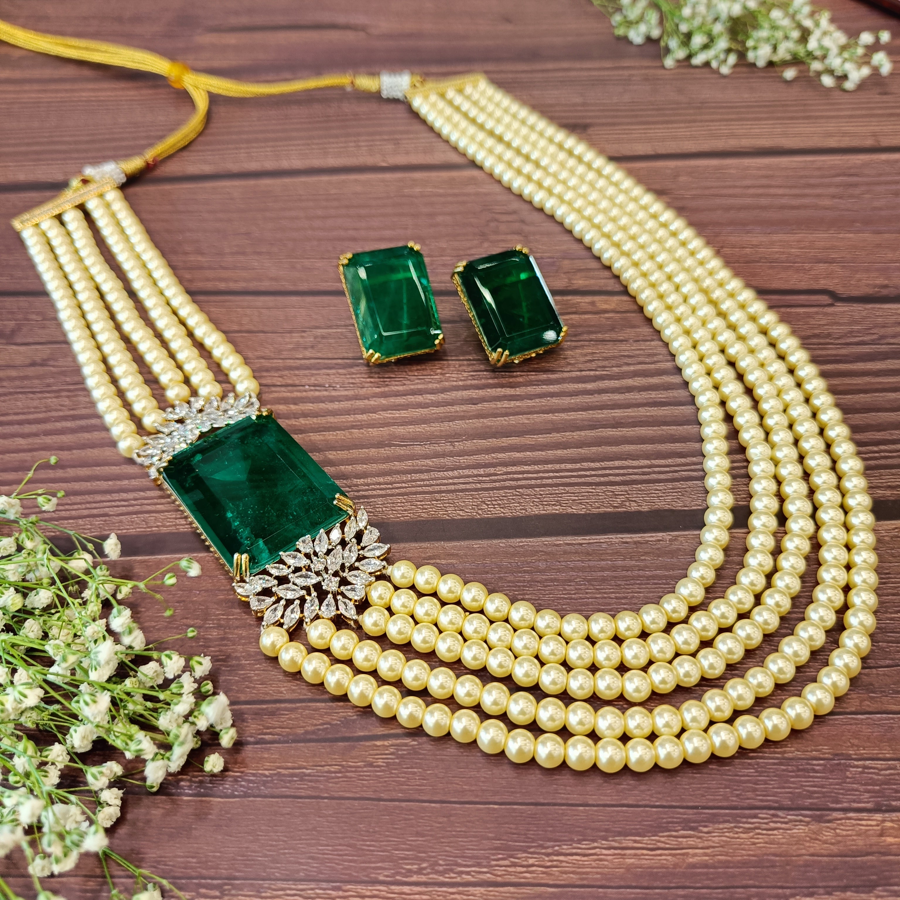 Nayaab Romy Pearl Neckpiece