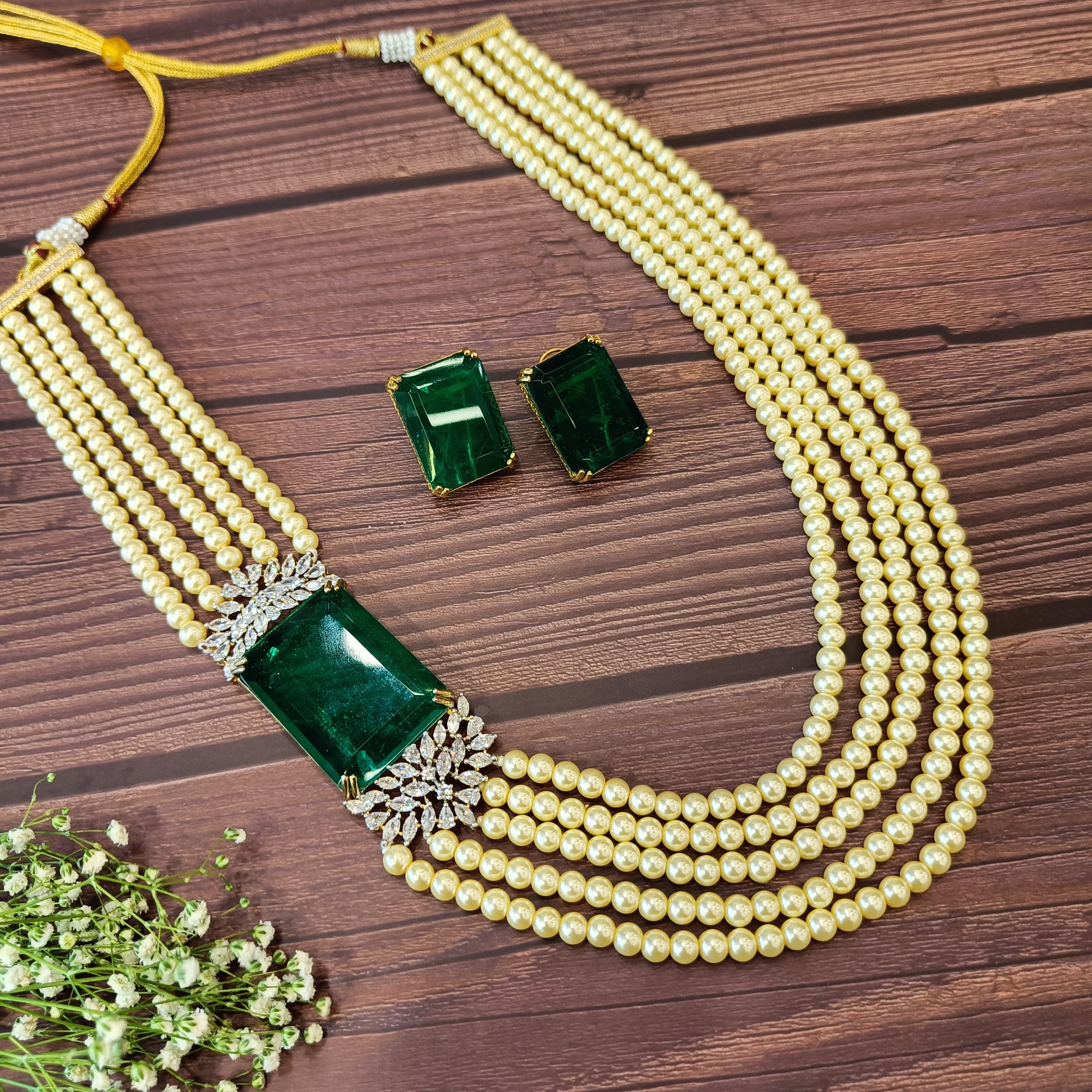 Nayaab Romy Pearl Neckpiece