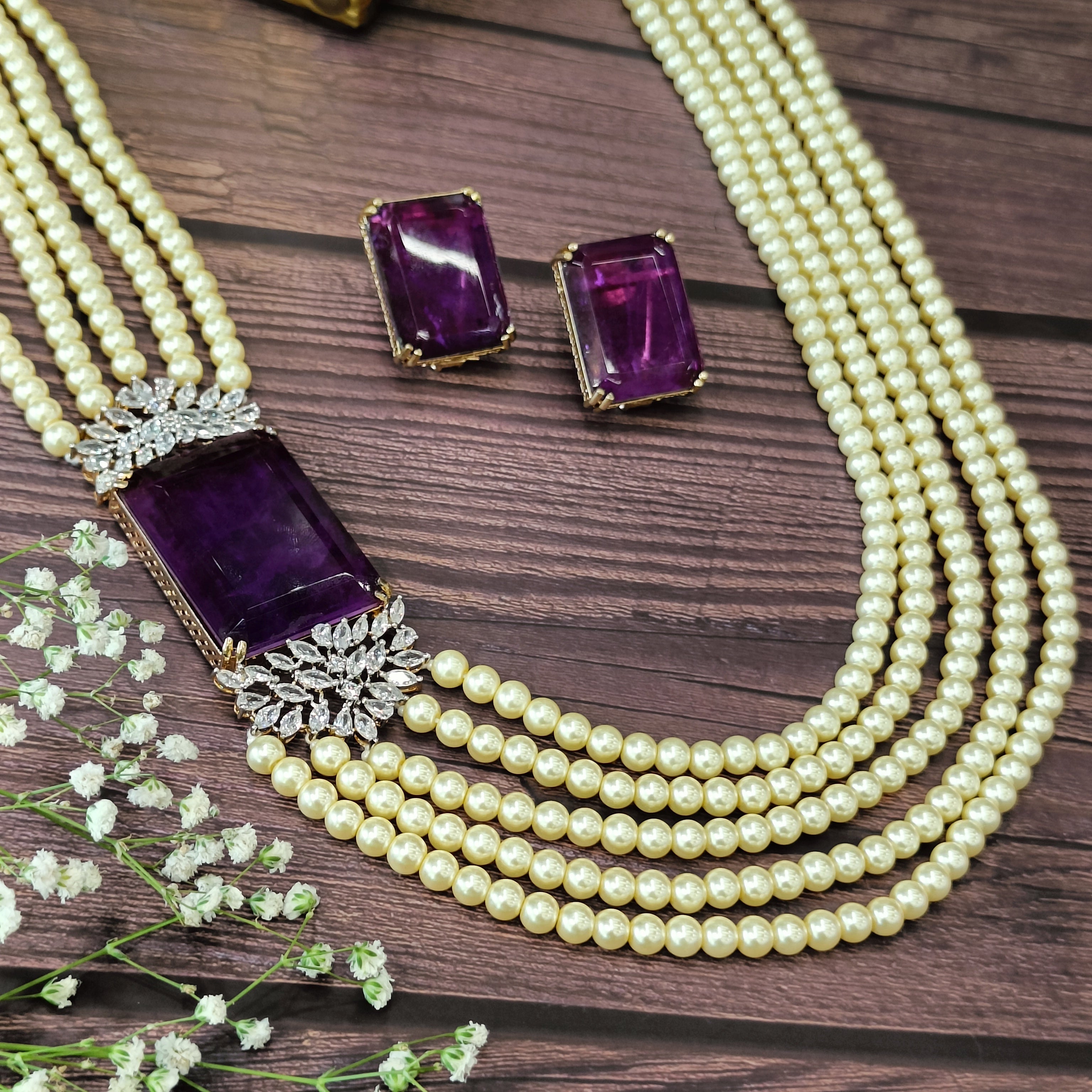 Nayaab Romy Pearl Neckpiece