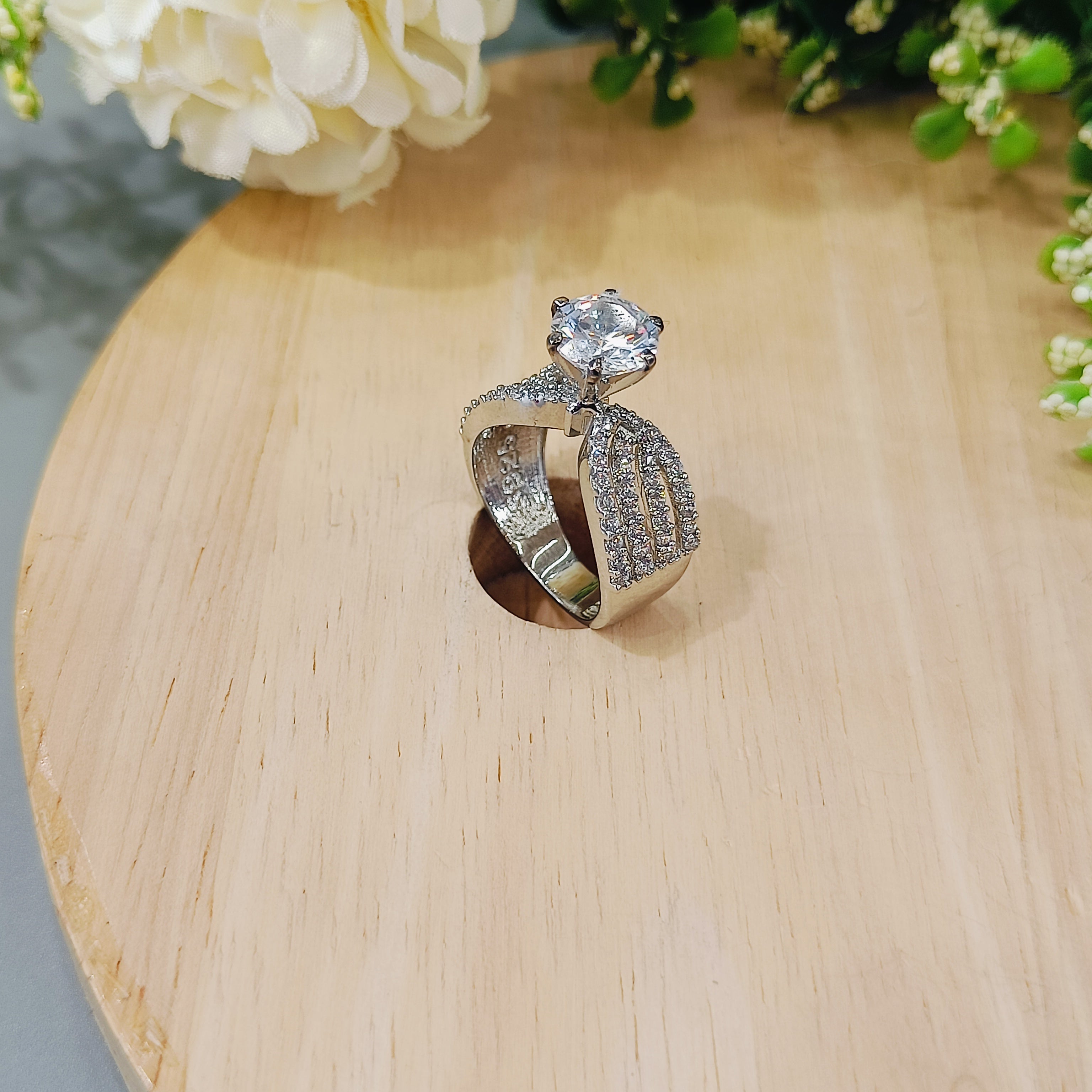 Vs Sterling Silver Cocktail Ring 192 6g