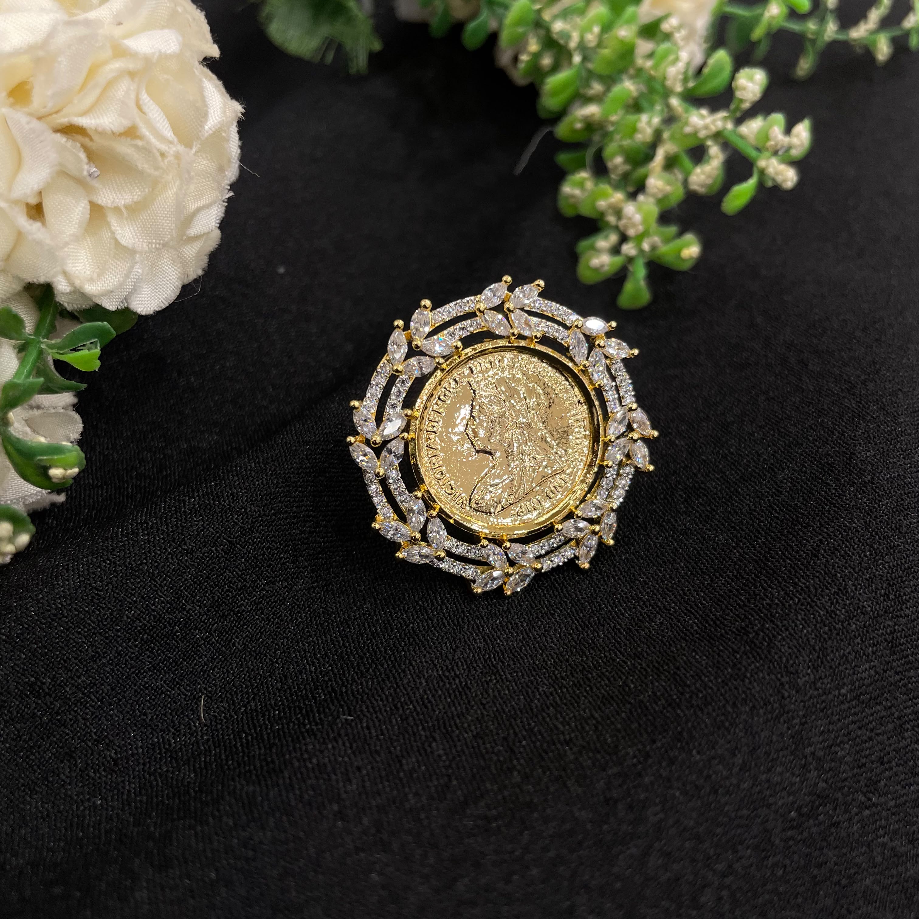 Ad Anika Ring