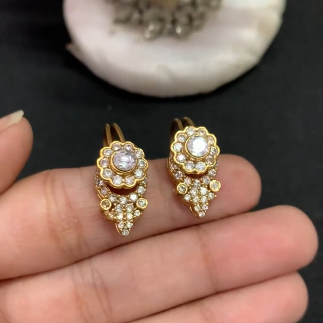 Nayaab anika earclip