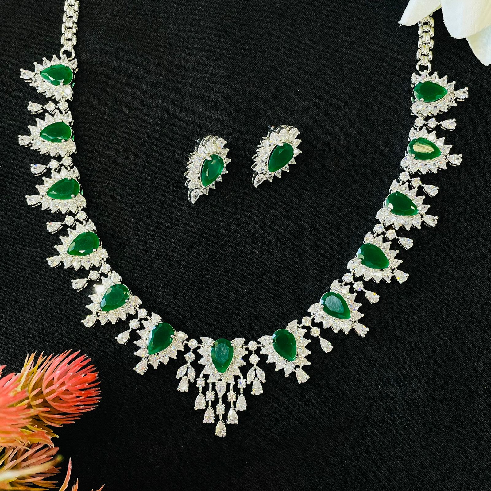Ad elena neckpiece