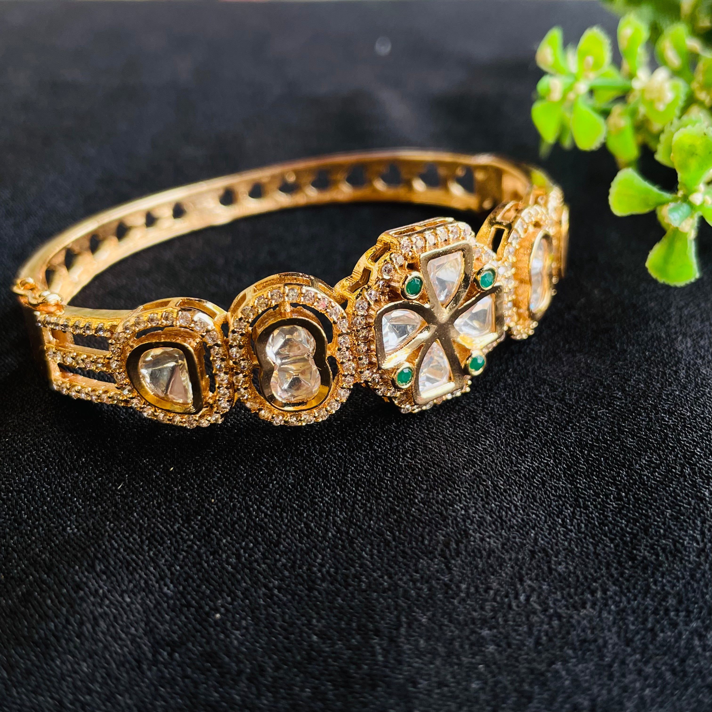 Nayaab brinda bracelet