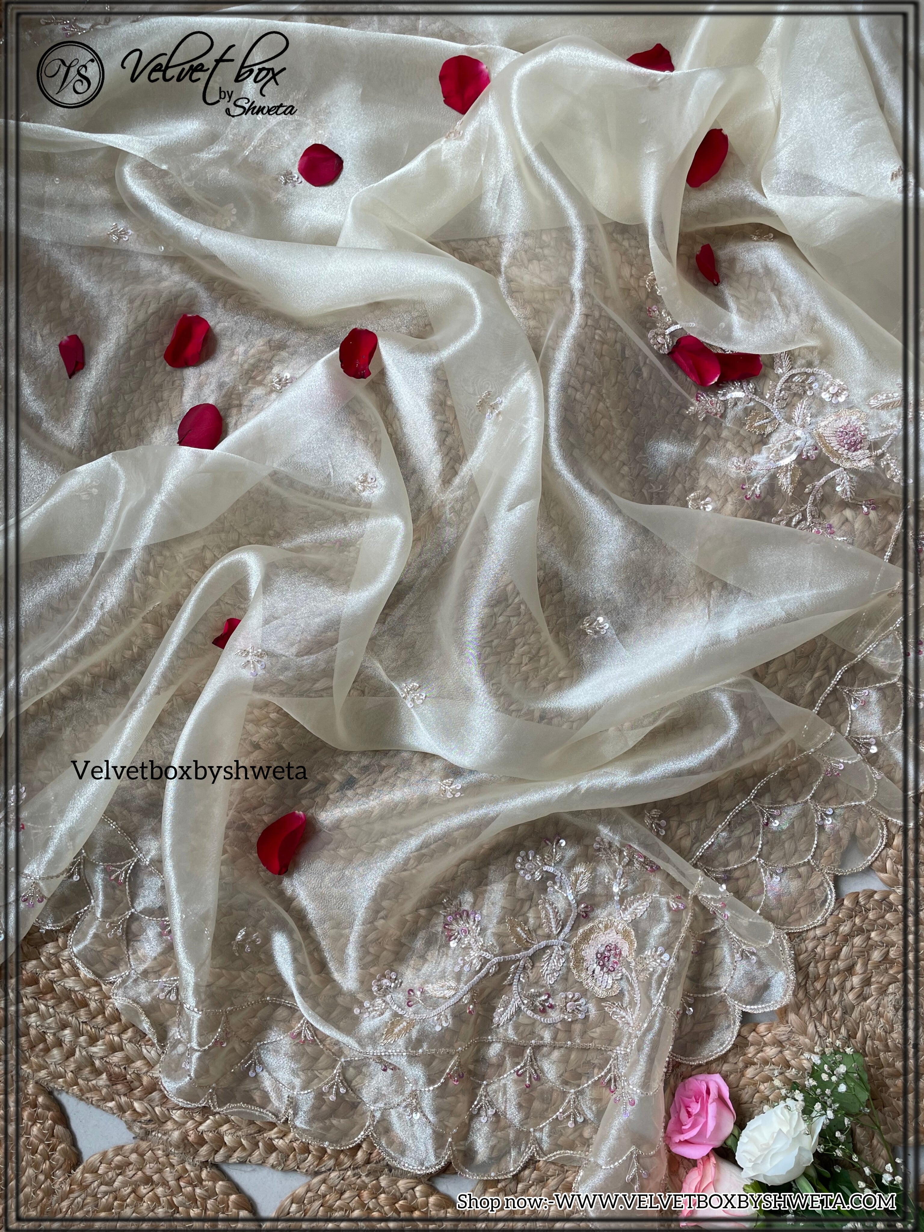 Inaya saree