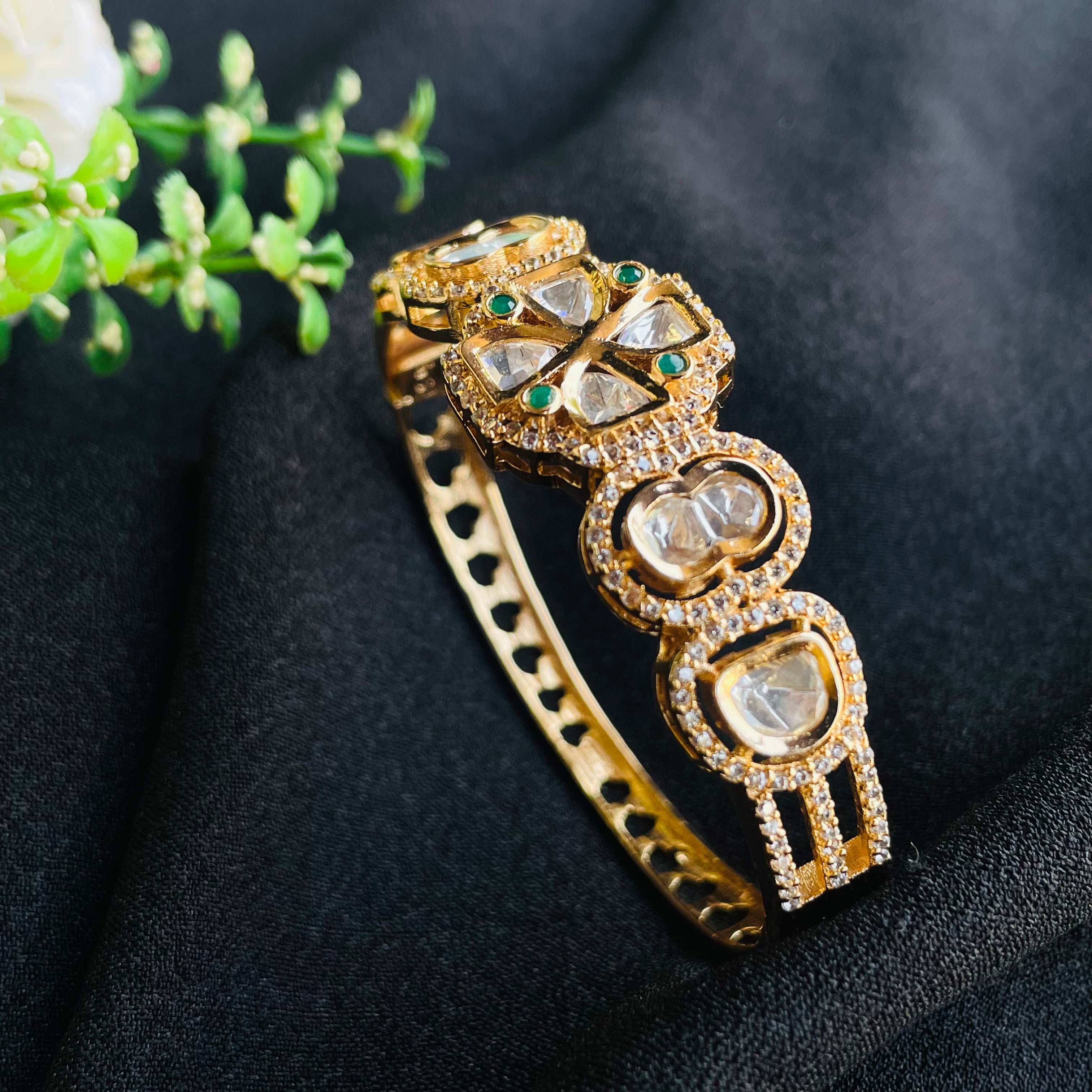 Nayaab brinda bracelet