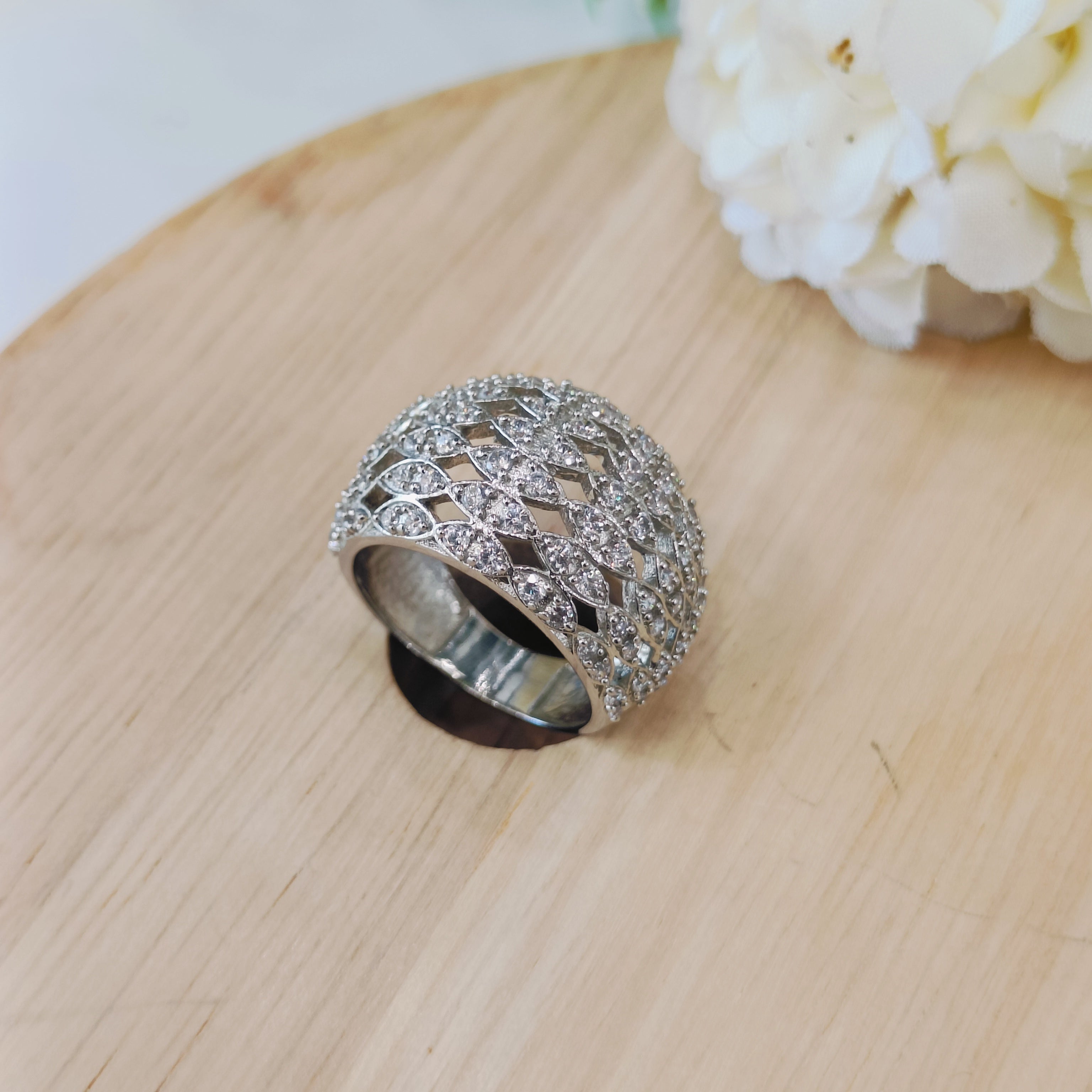 Vs sterling silver cocktail ring 173 7g