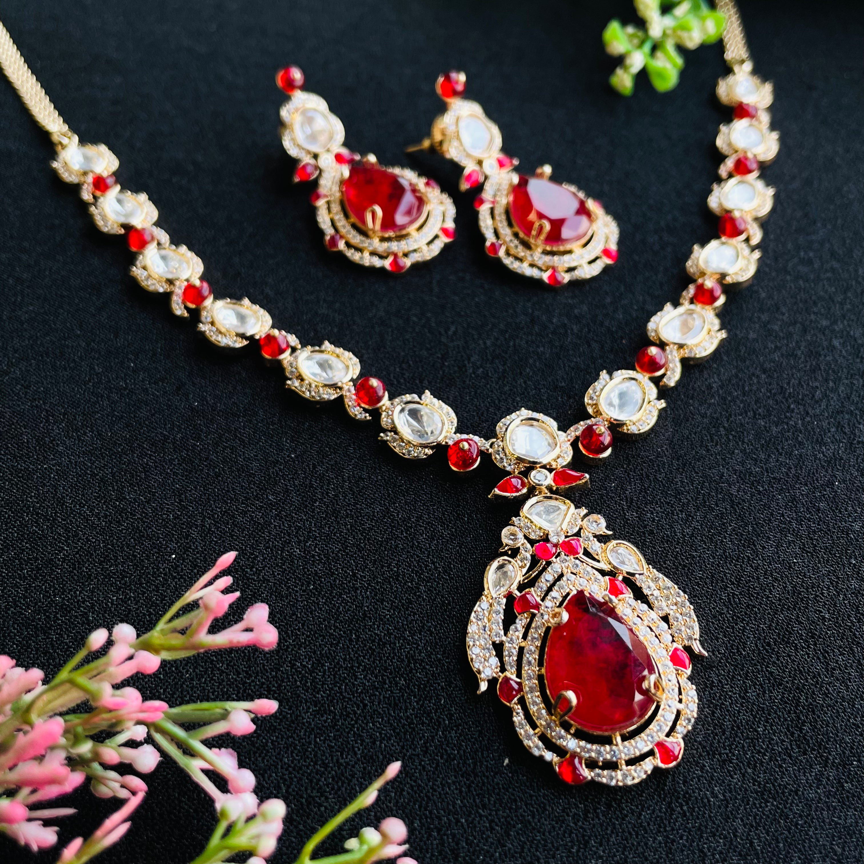 Nayaab harshita polki Neckpiece