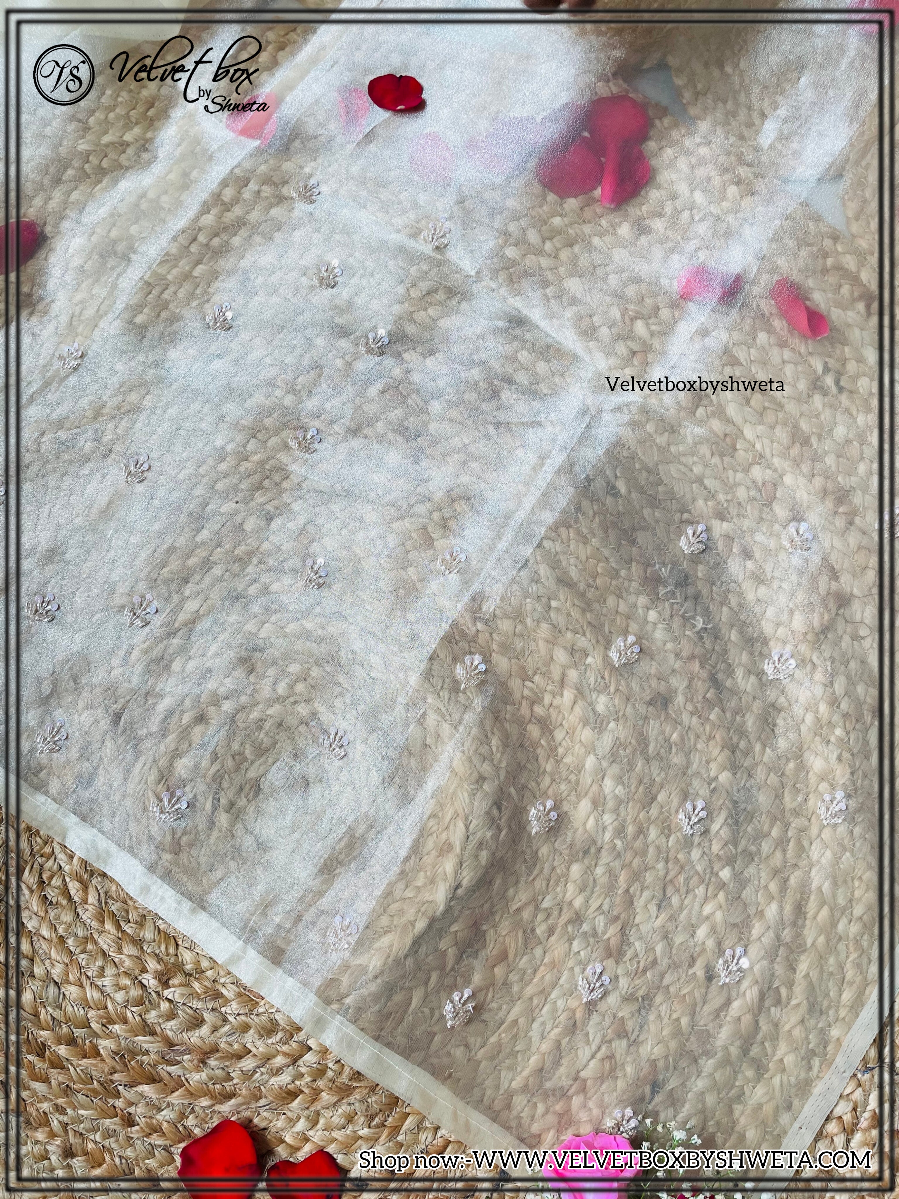 Inaya saree