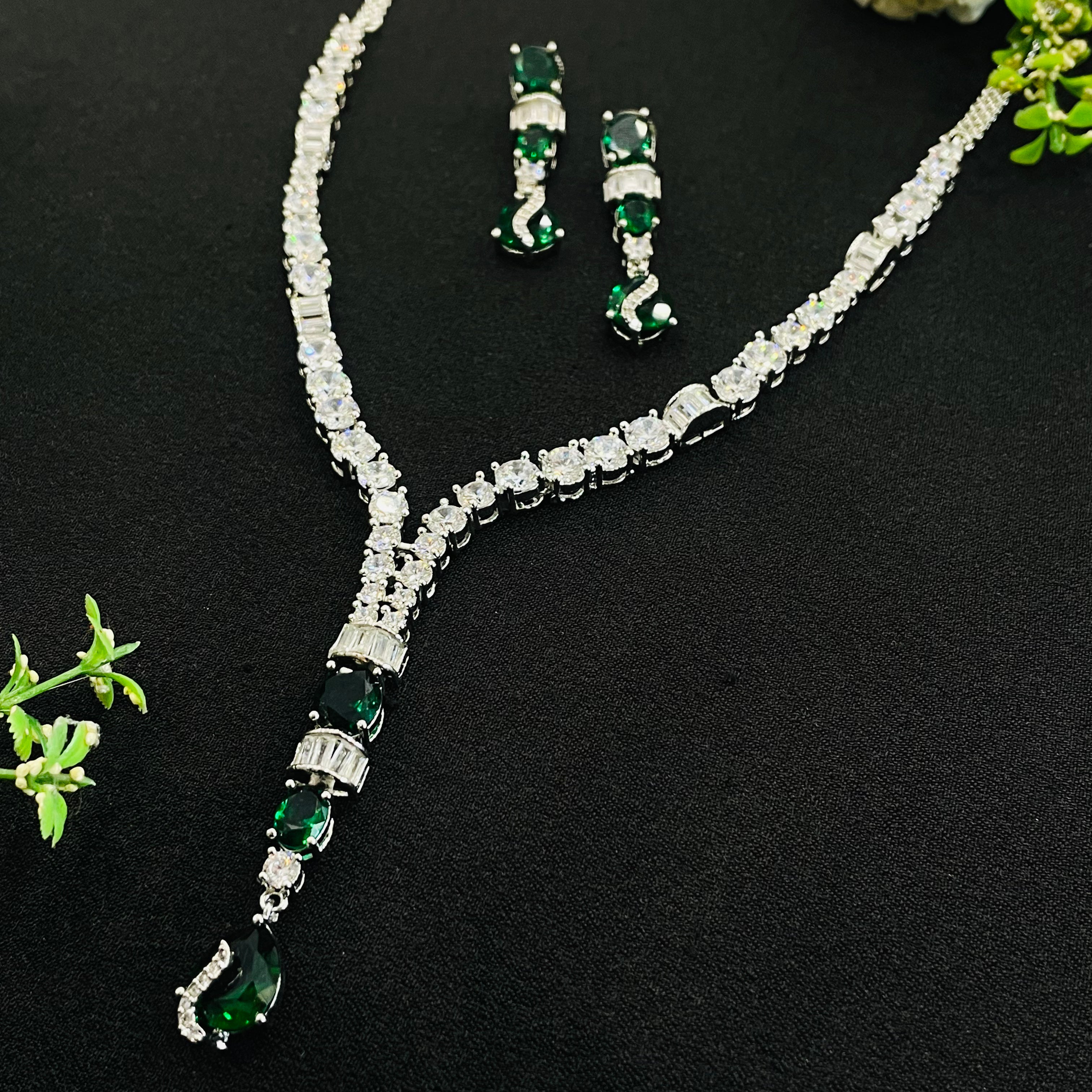 Ad hazel Neckpiece