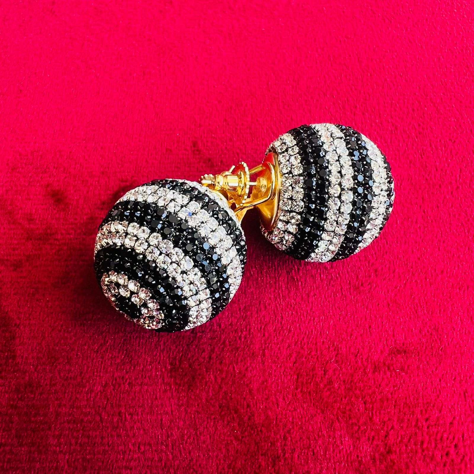 layla flip studs velvet box by shweta