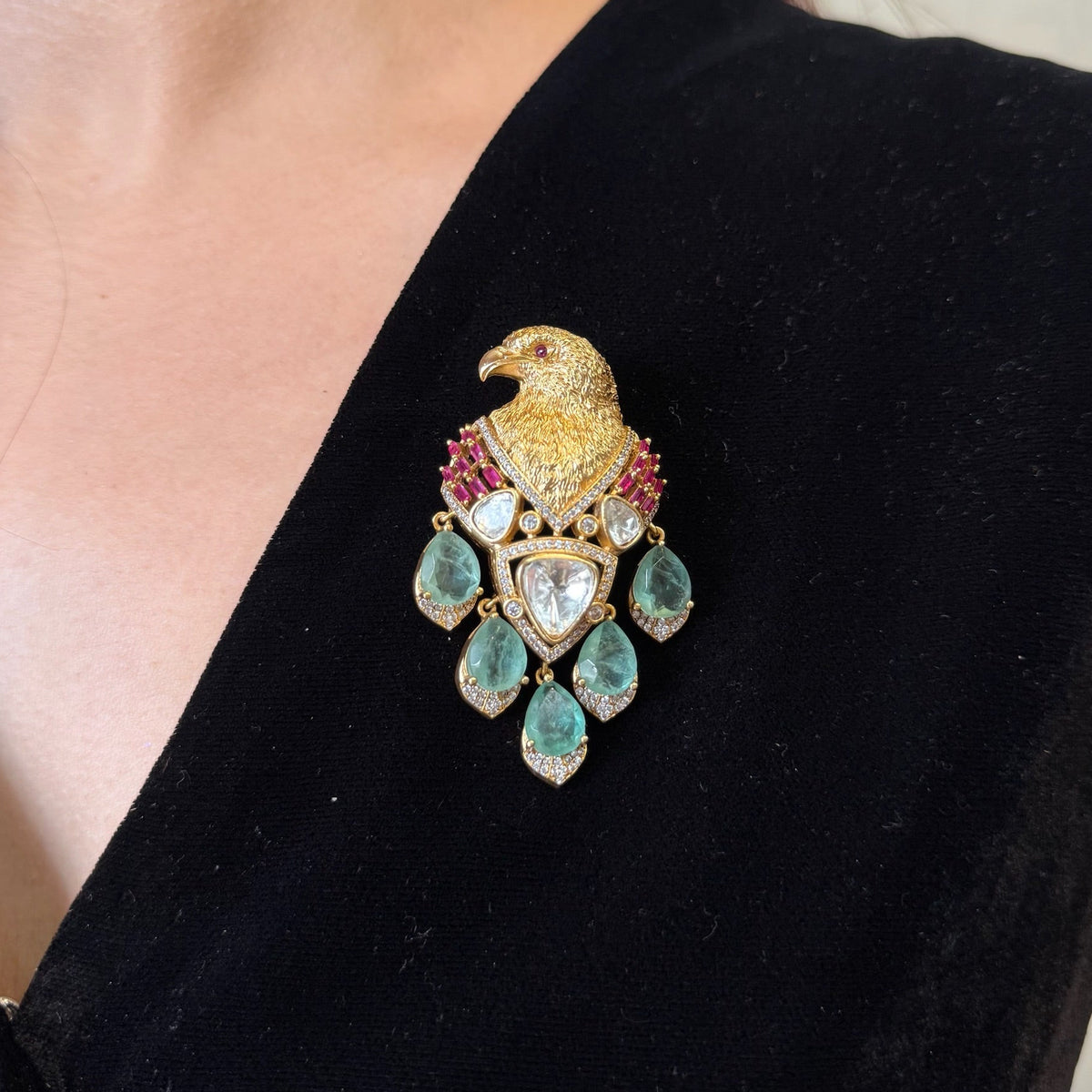 Nayaab samya brooch