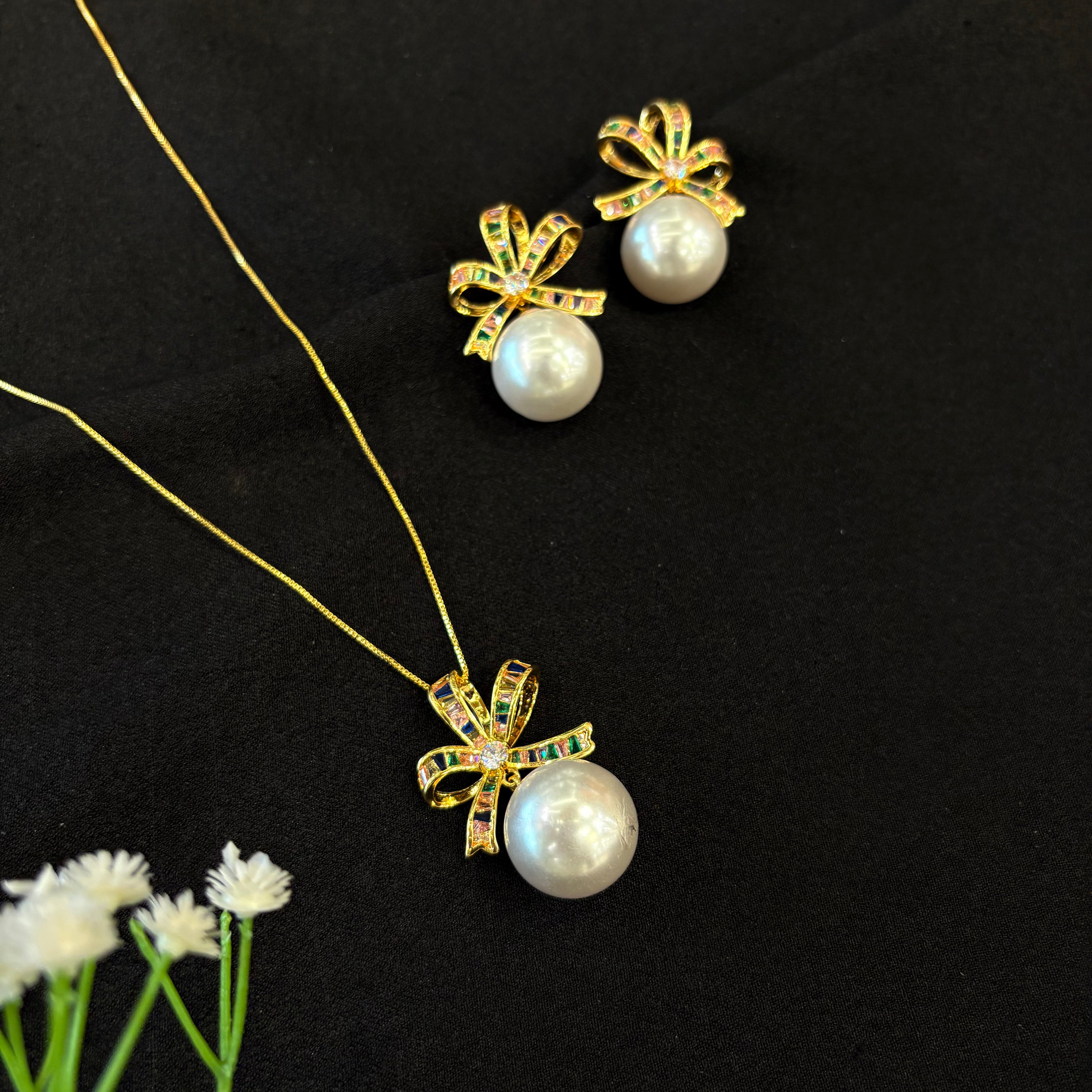 Aurelia Pearl Bow Pendant Set