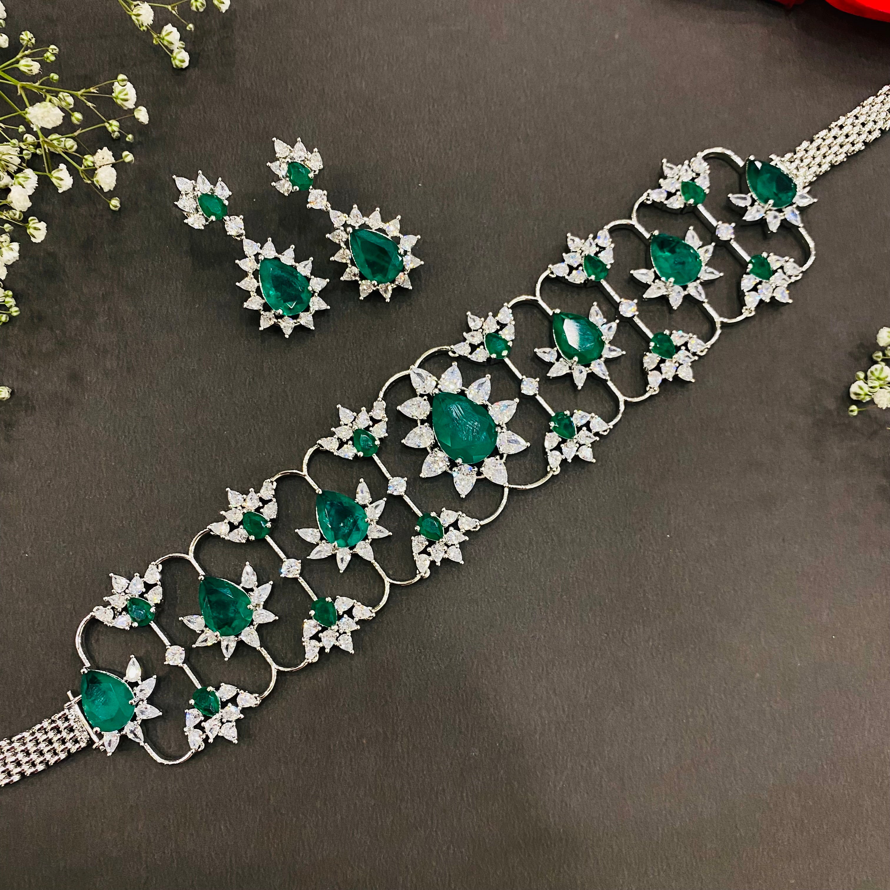 Ad Mira   choker