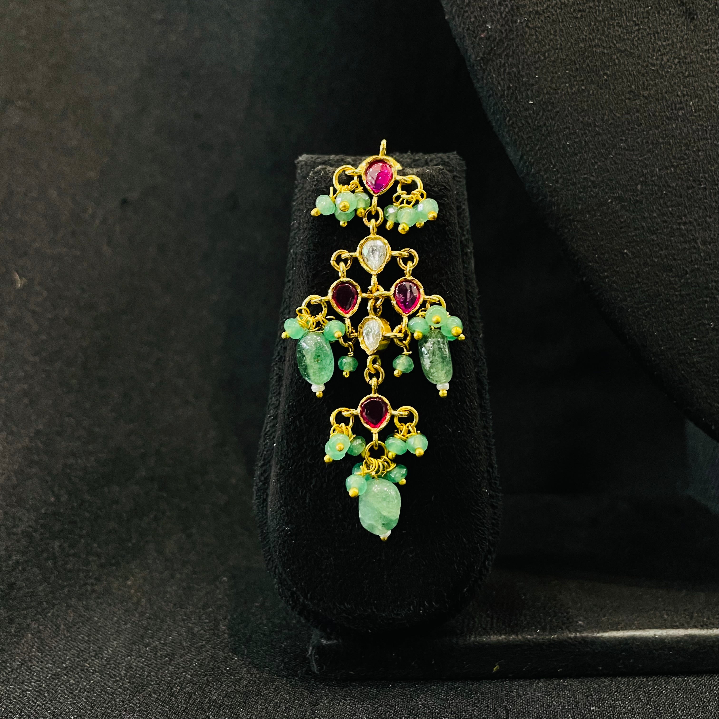 Nayaab madhavi neckpiece