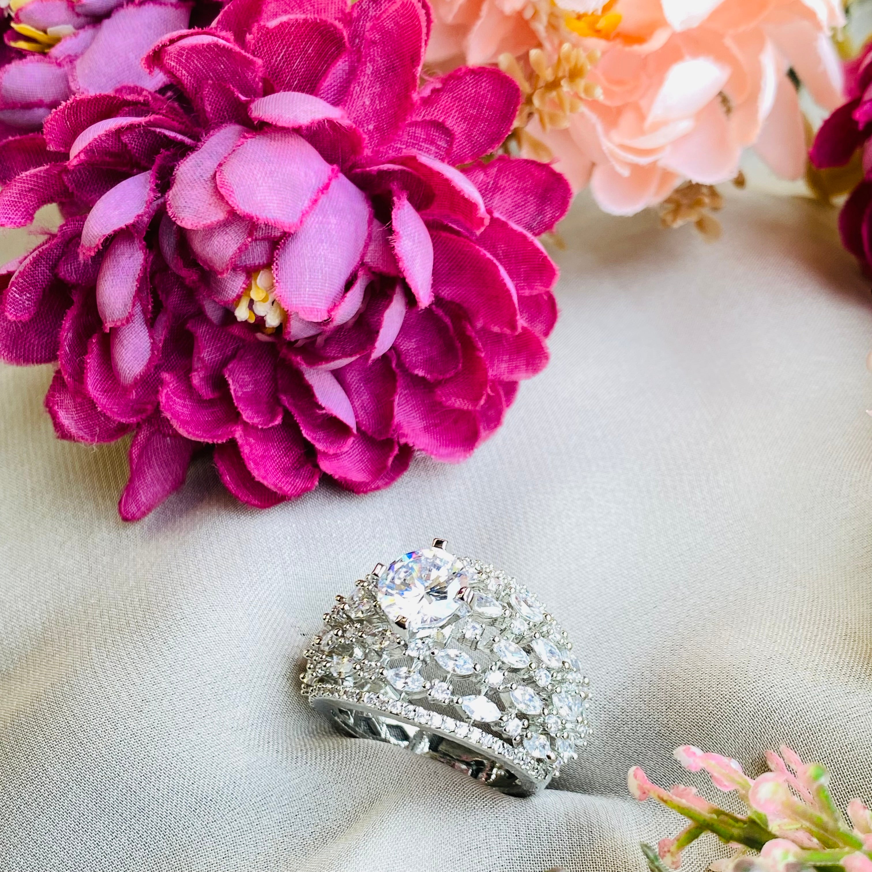 Ad Rhea  ring adjustable