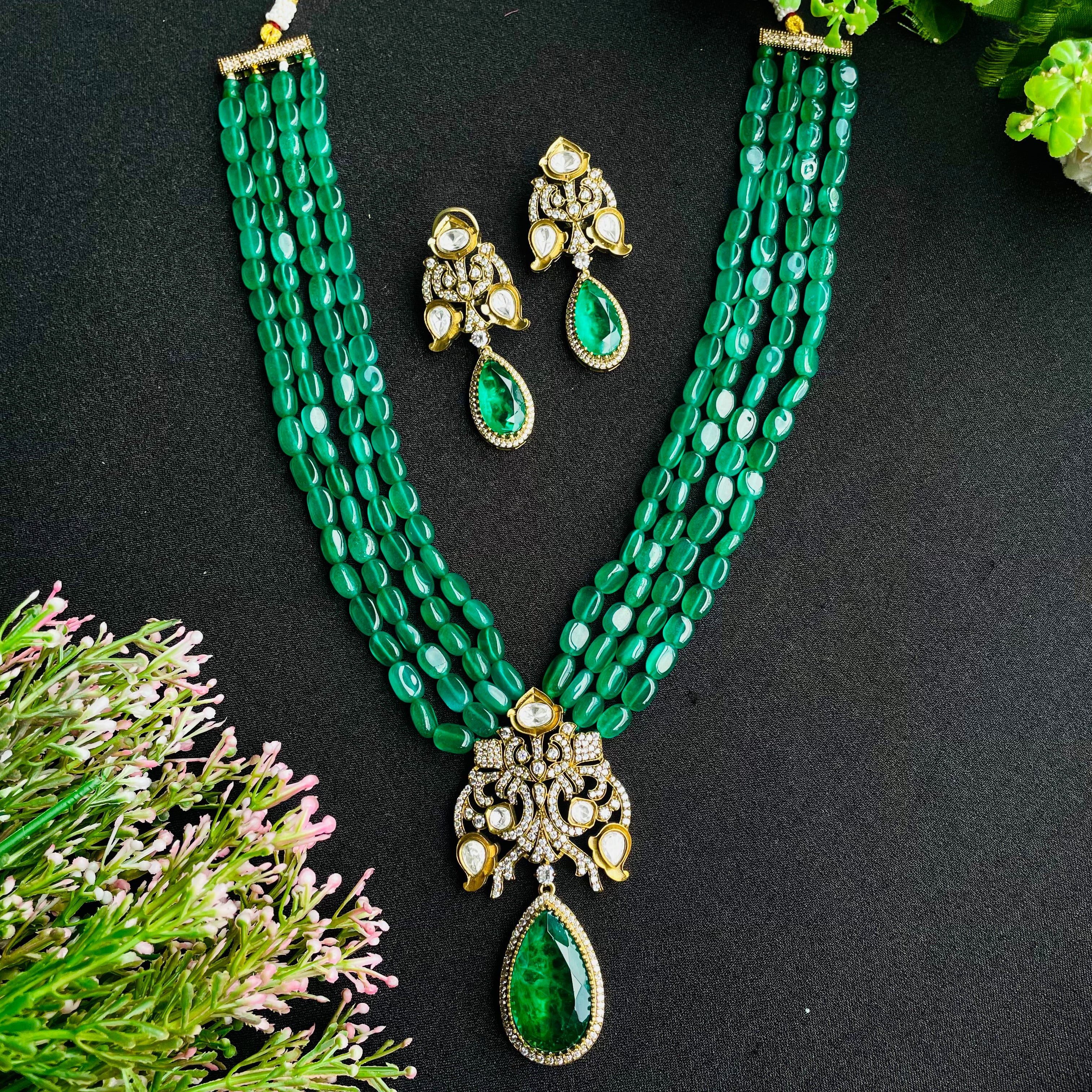 Nayaab Agrima Neckpiece