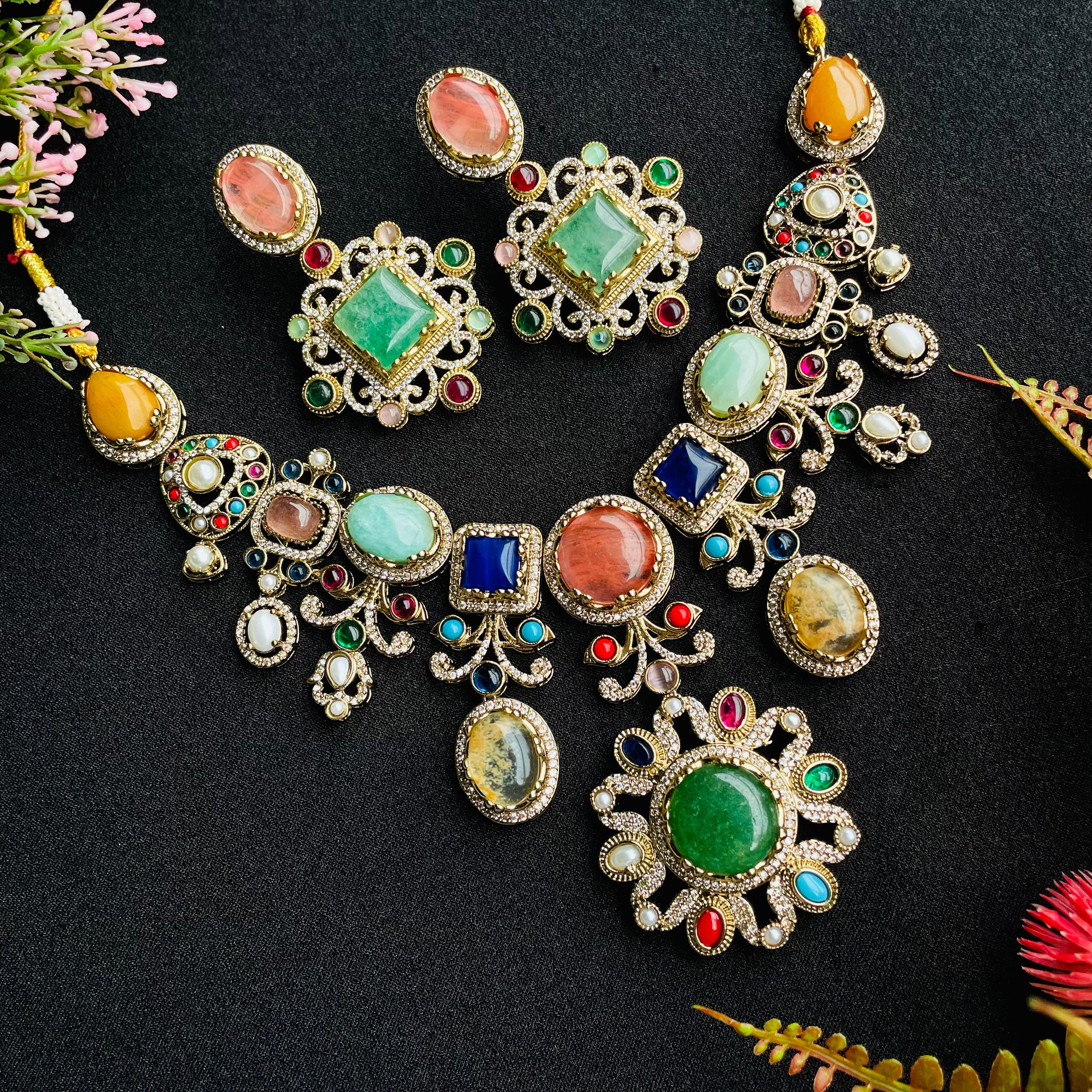 Nayaab Mayera Neckpiece