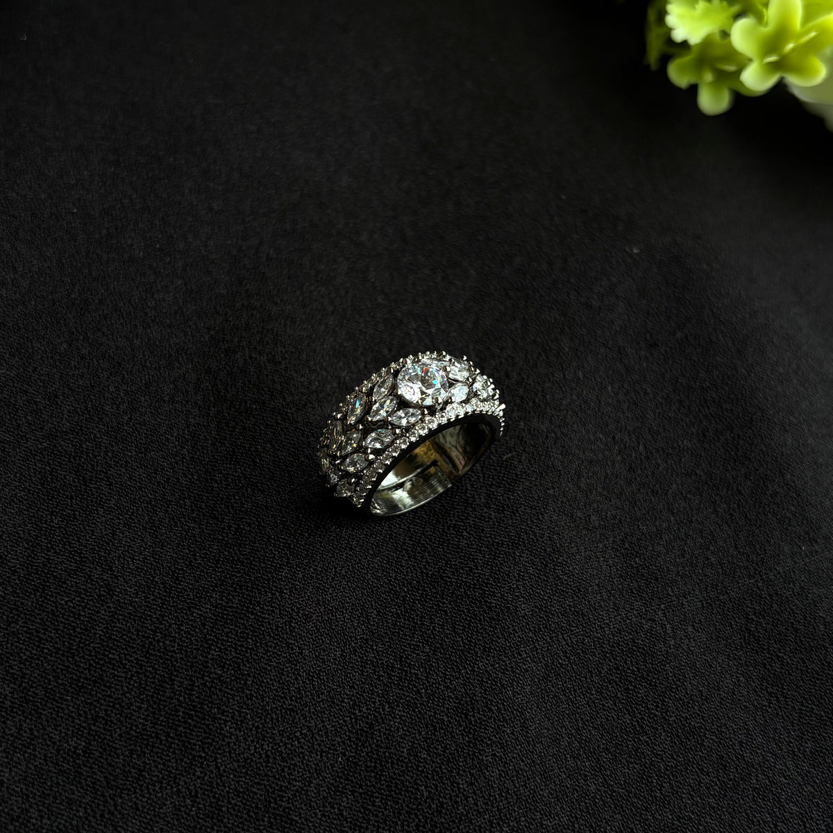 Iravya Ring