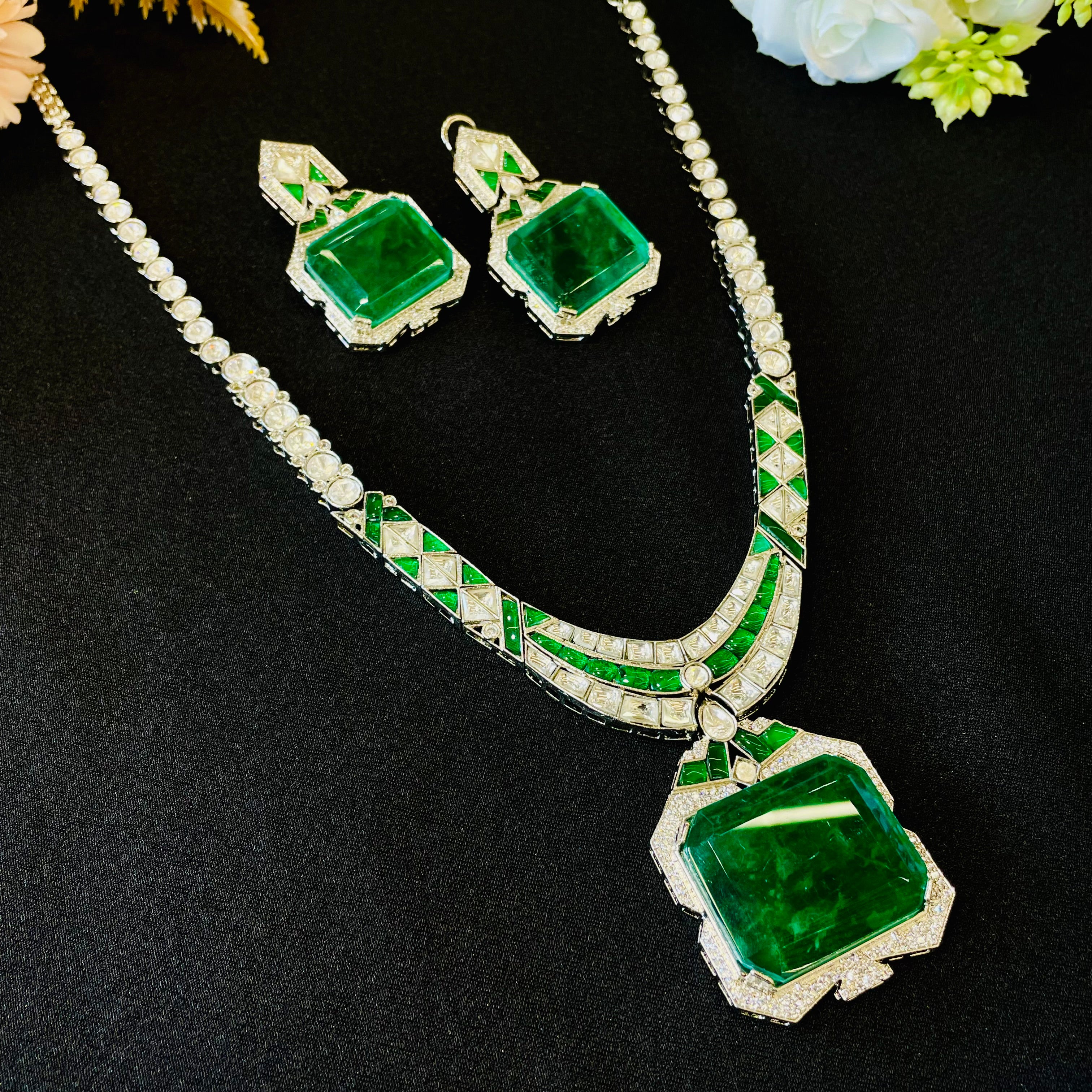 Nayaab Priyanka MetGala Neckpiece